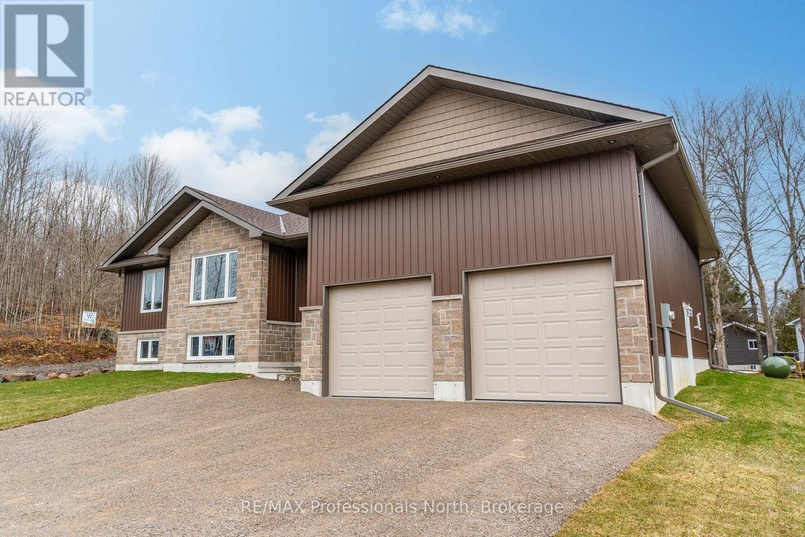 7 Marluc Avenue, Minden Hills, Ontario  K0M 2K0 - Photo 33 - X12095679