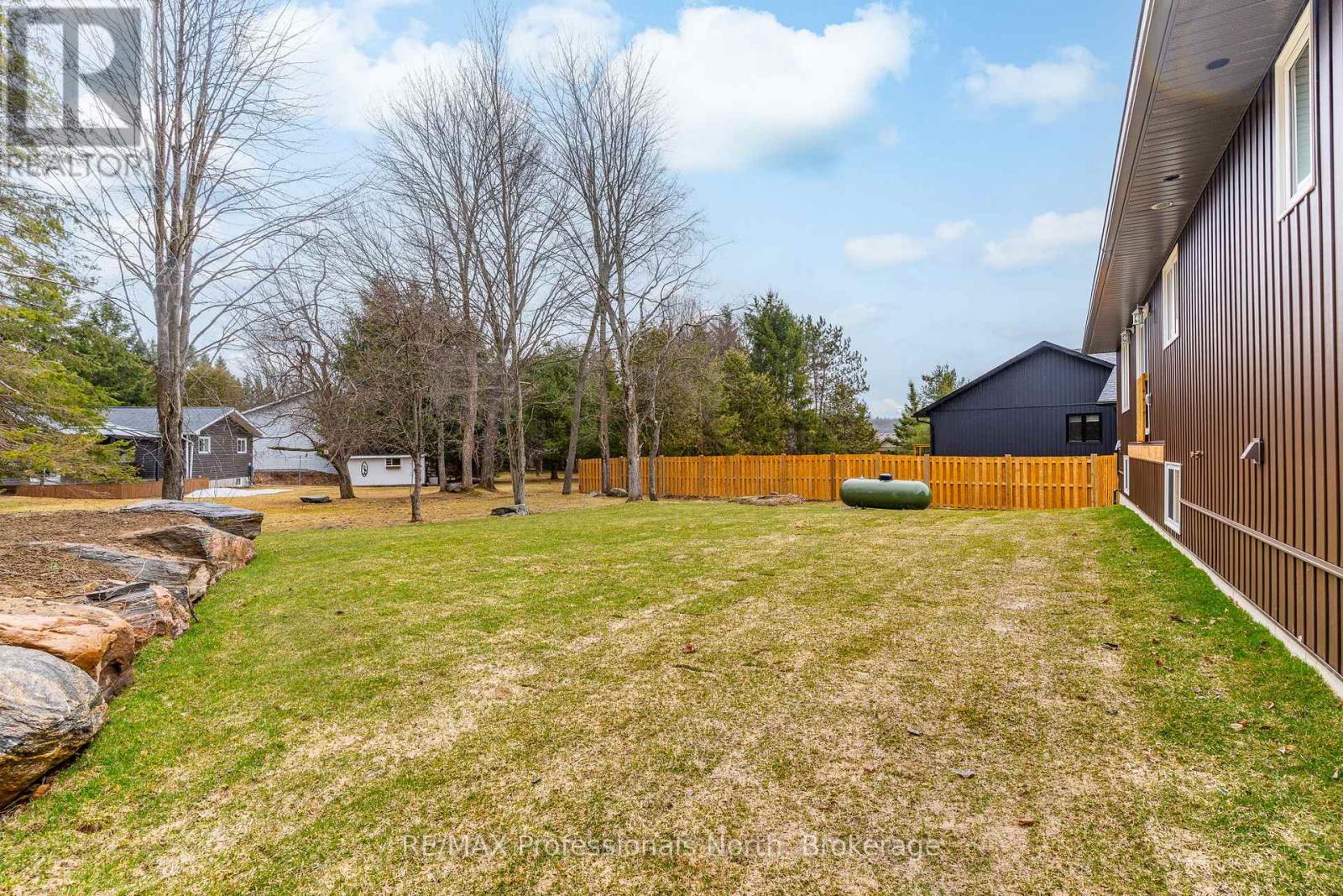7 Marluc Avenue, Minden Hills, Ontario  K0M 2K0 - Photo 34 - X12095679