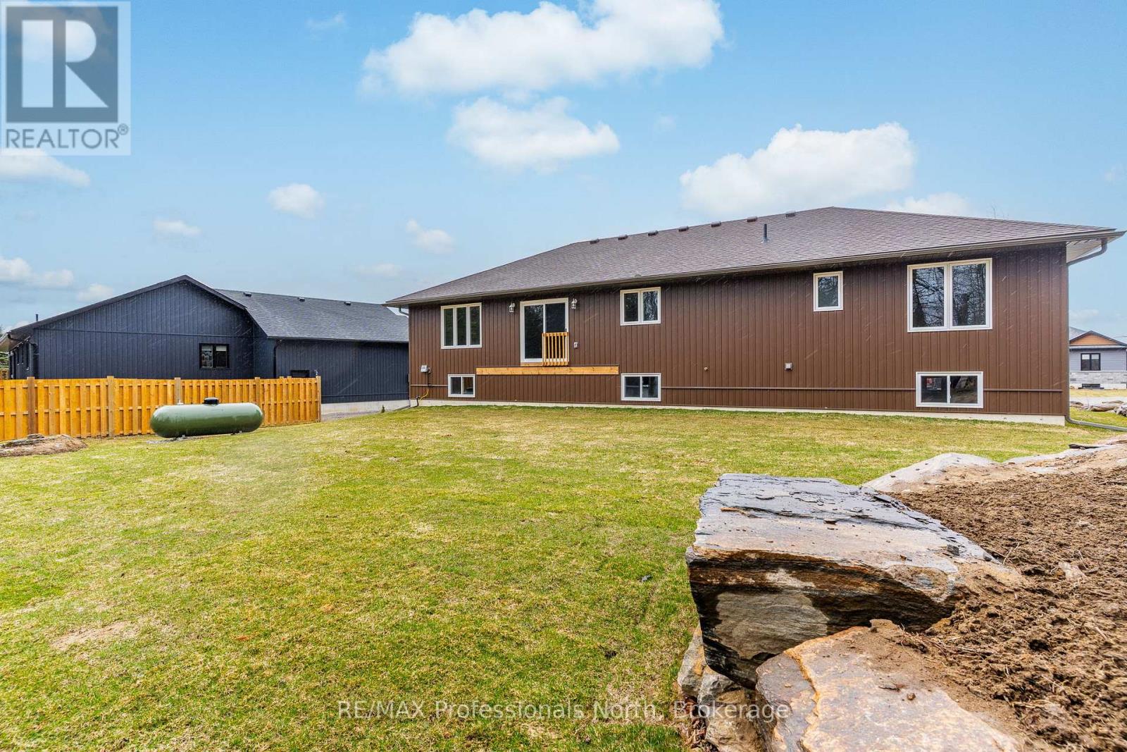 7 Marluc Avenue, Minden Hills, Ontario  K0M 2K0 - Photo 37 - X12095679