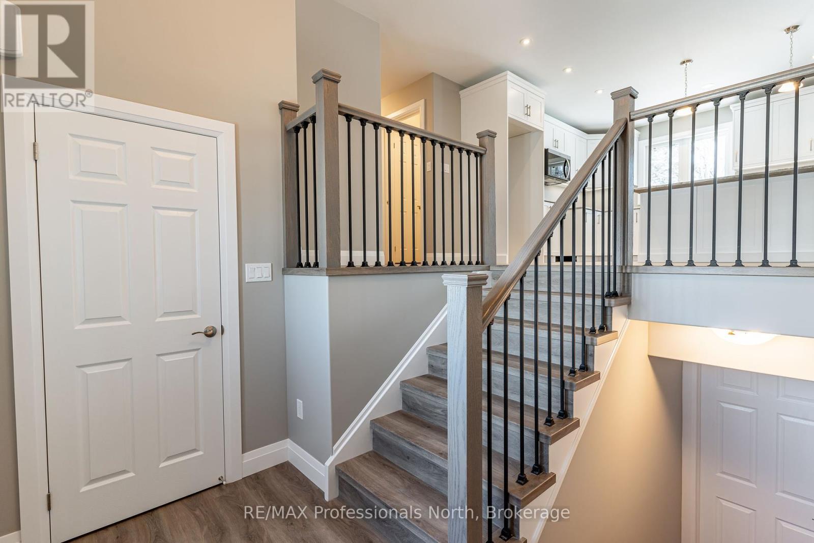 7 Marluc Avenue, Minden Hills, Ontario  K0M 2K0 - Photo 6 - X12095679