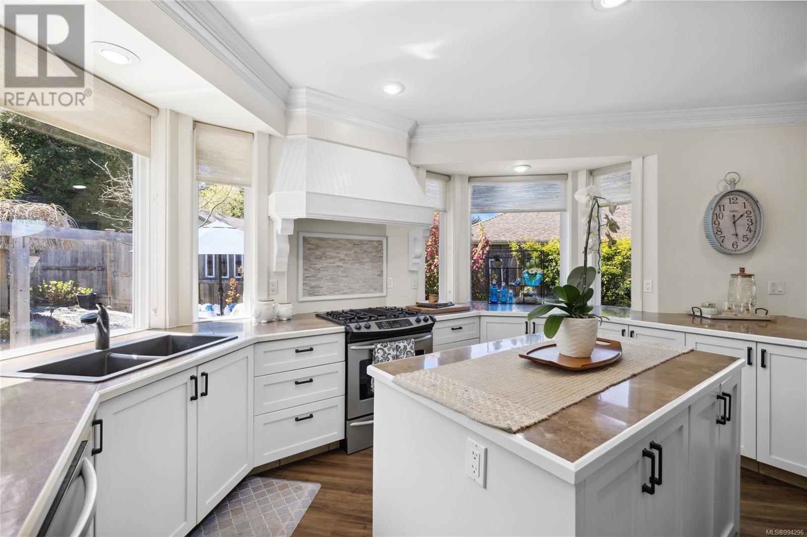 Property at 2508 Nuttal Dr image 2