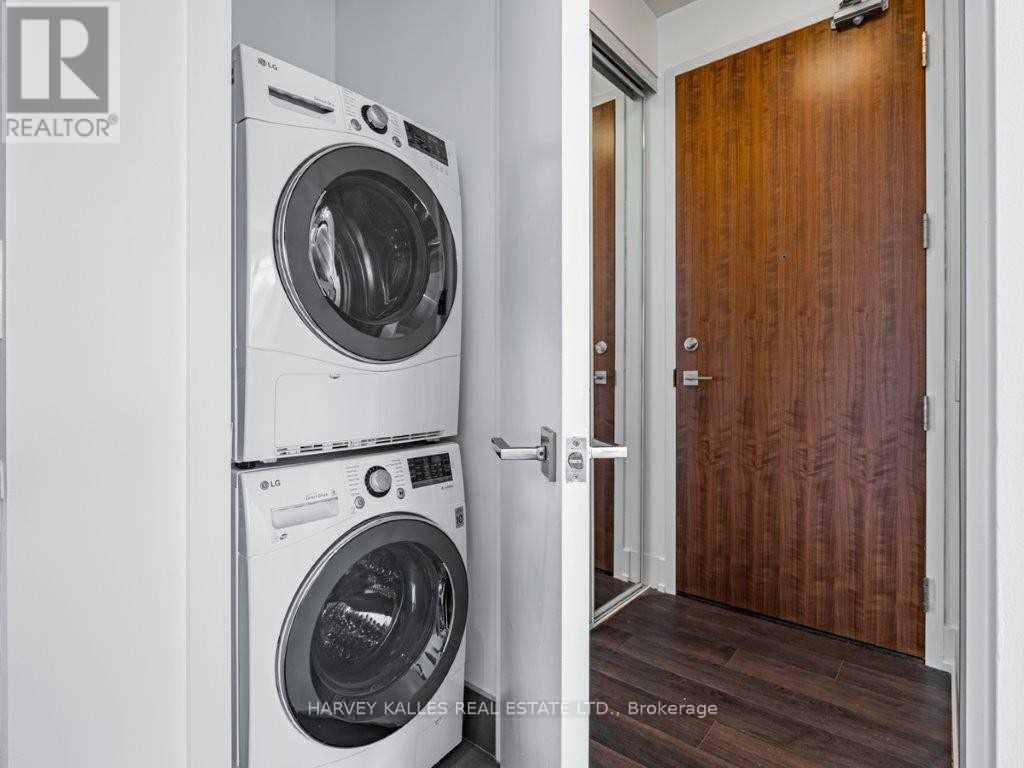419 - 111 St Clair Avenue W, Toronto, Ontario  M4V 1N5 - Photo 3 - C12095723