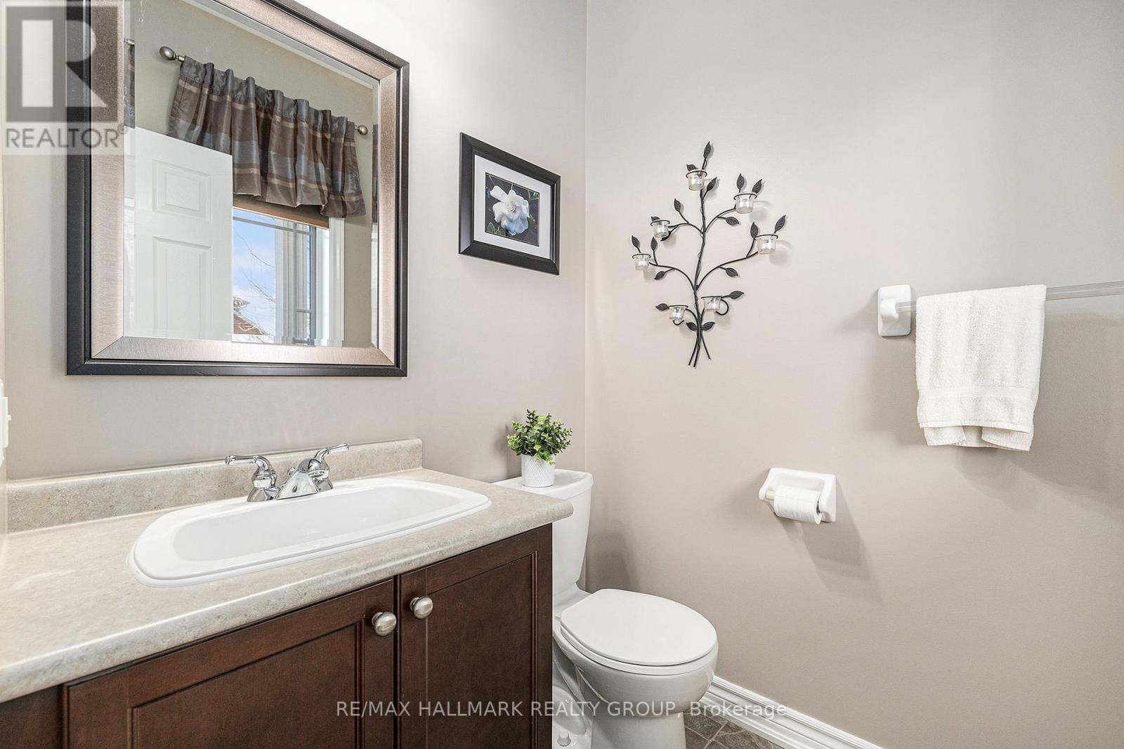 Property at 220 CELTIC RIDGE CRESCENT image 5