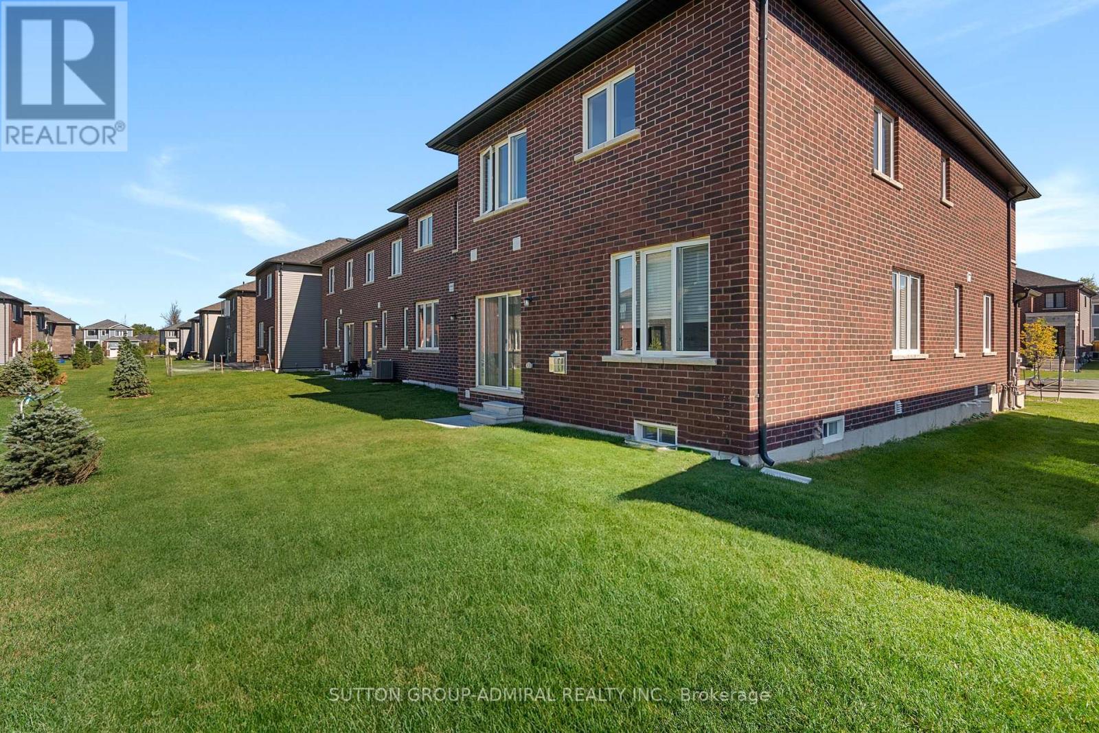 22 Autumn Drive, Wasaga Beach, Ontario  L9Z 1J9 - Photo 37 - S12095675