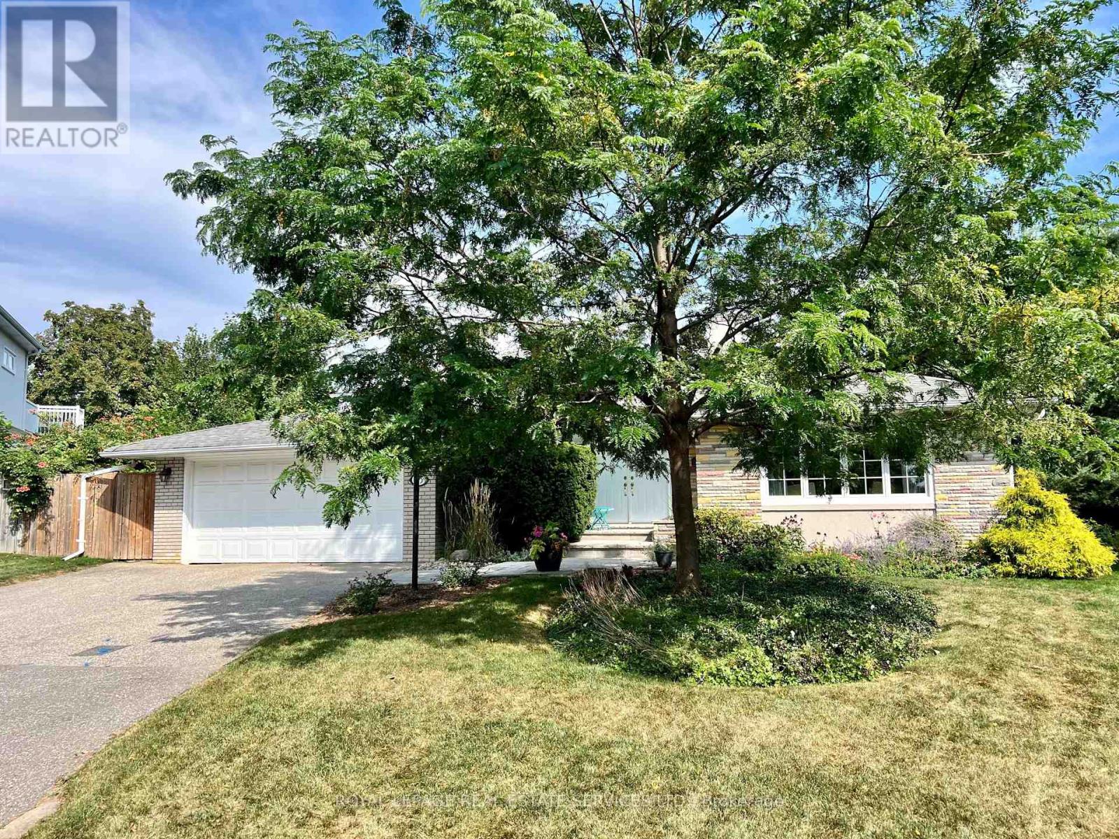 Property at 35 BEMERSYDE DRIVE image 2