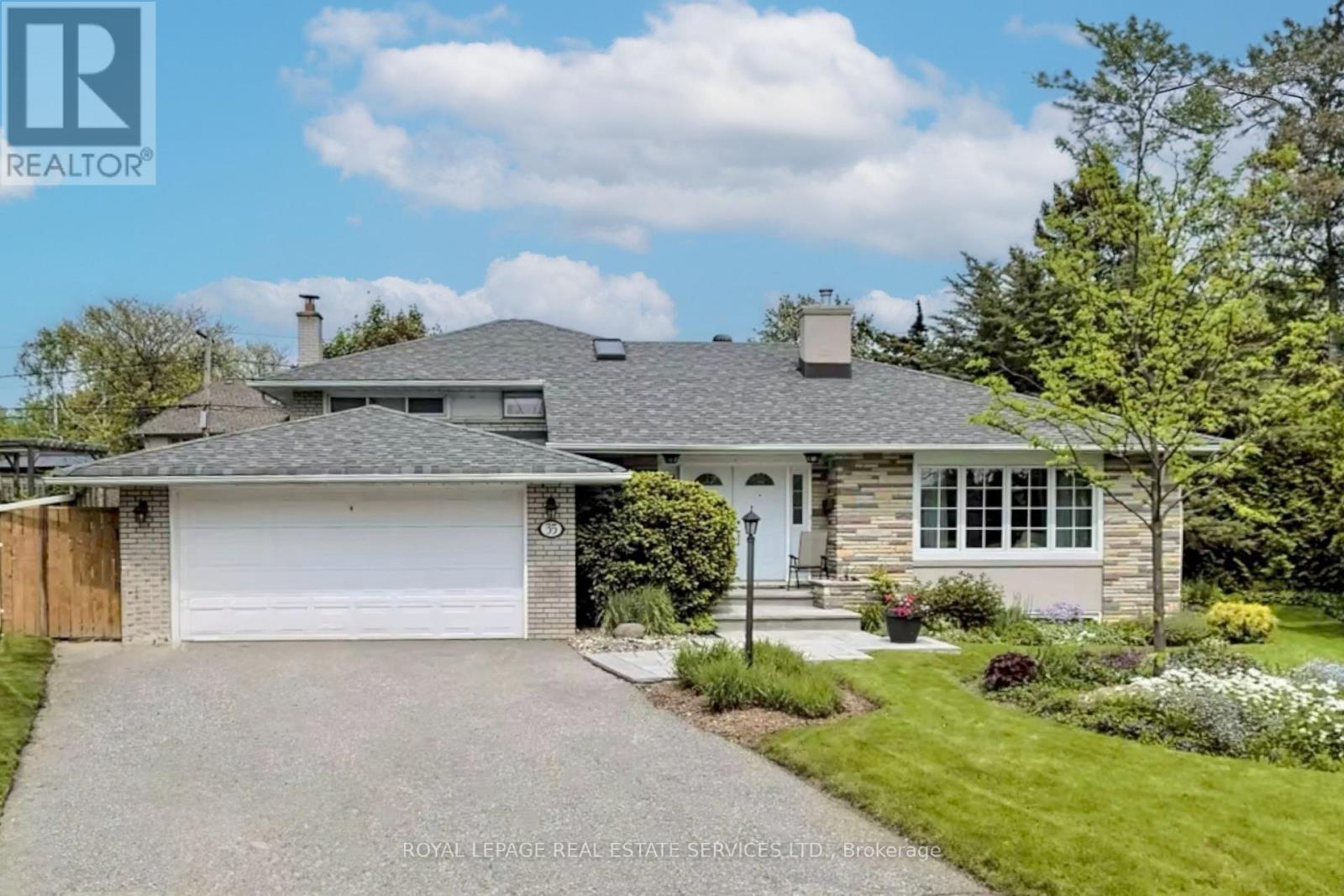Property at 35 BEMERSYDE DRIVE image 3