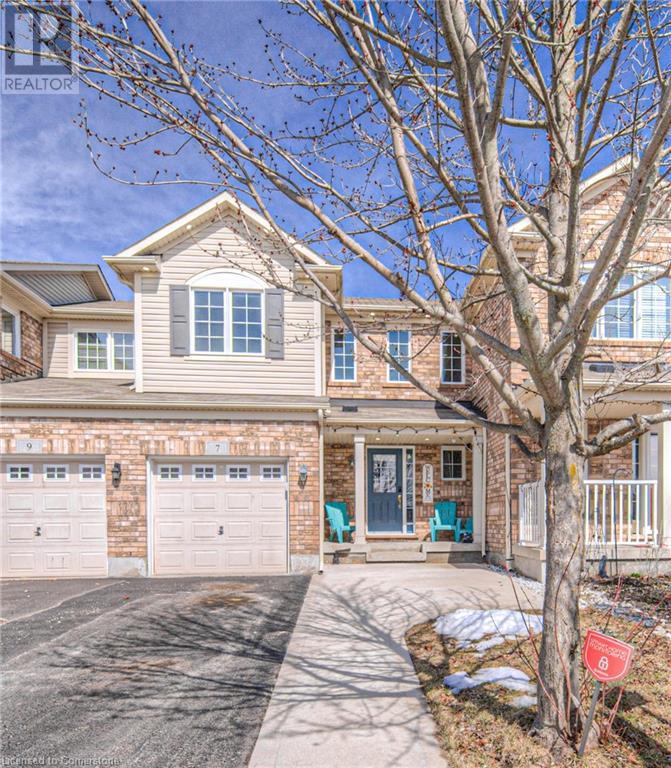 Property at 7 ABBOTT Crescent image 1