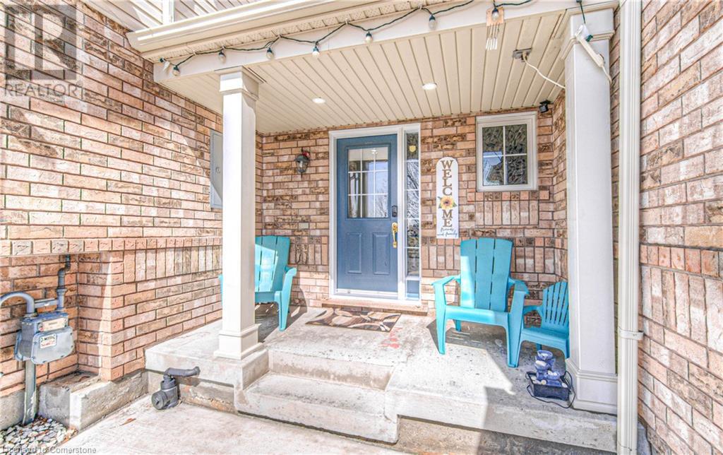 Property at 7 ABBOTT Crescent image 4