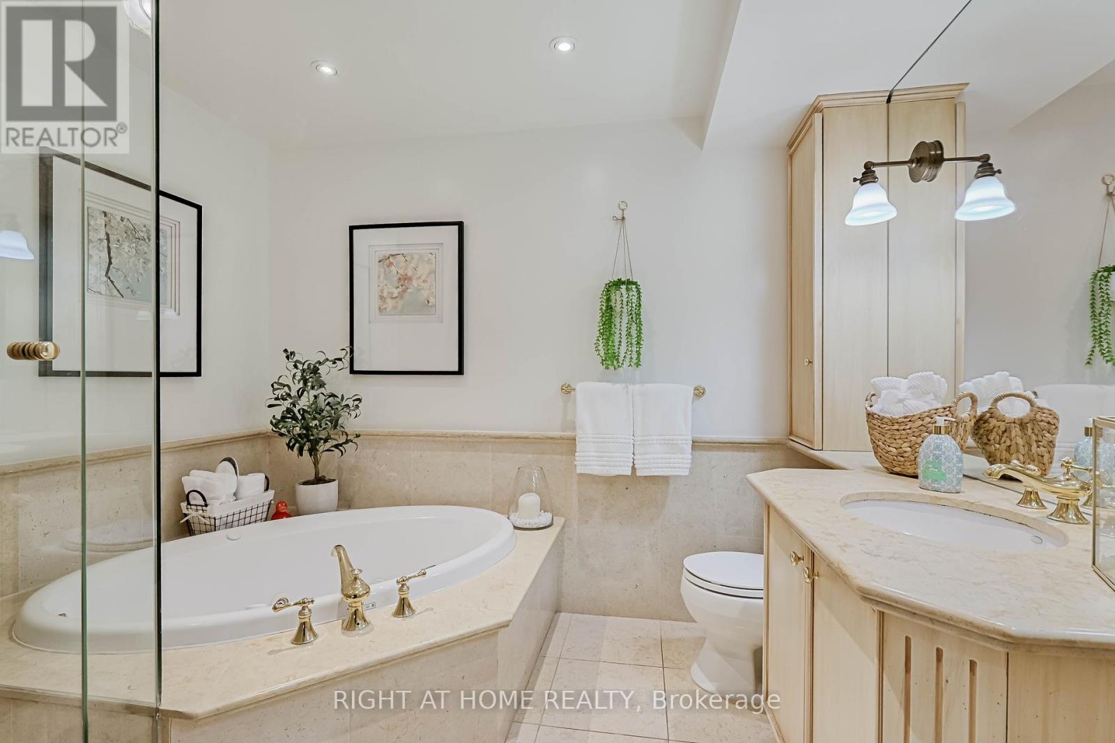 209 - 33 Delisle Avenue, Toronto, Ontario  M4V 3C7 - Photo 20 - C12094595