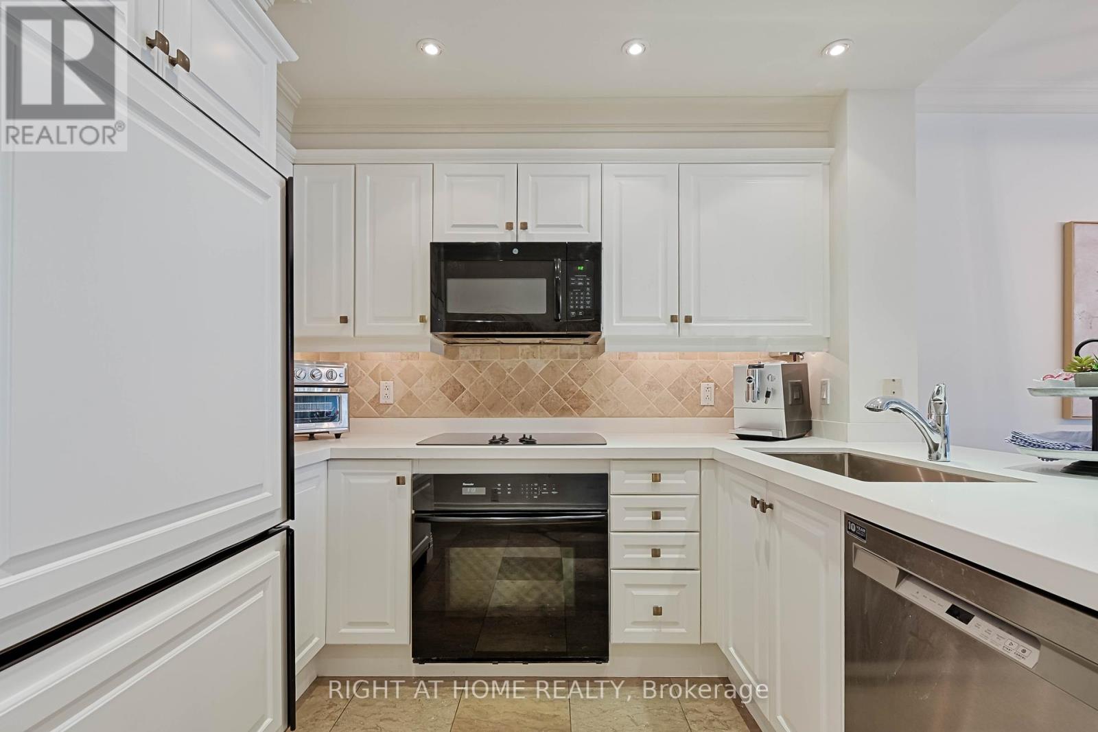 209 - 33 Delisle Avenue, Toronto, Ontario  M4V 3C7 - Photo 7 - C12094595