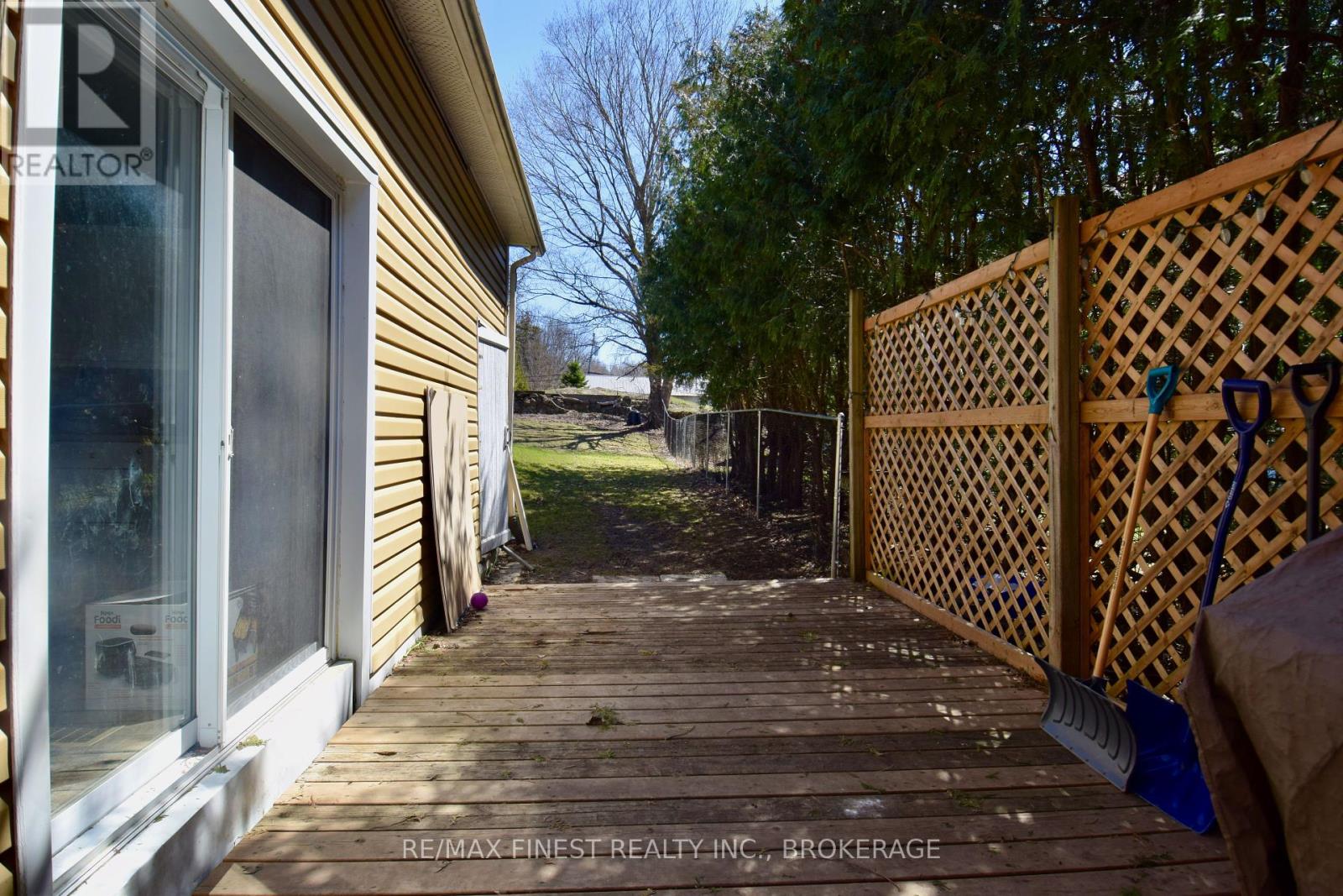 36 William Street, Rideau Lakes, Ontario  K0E 1G0 - Photo 32 - X12056762