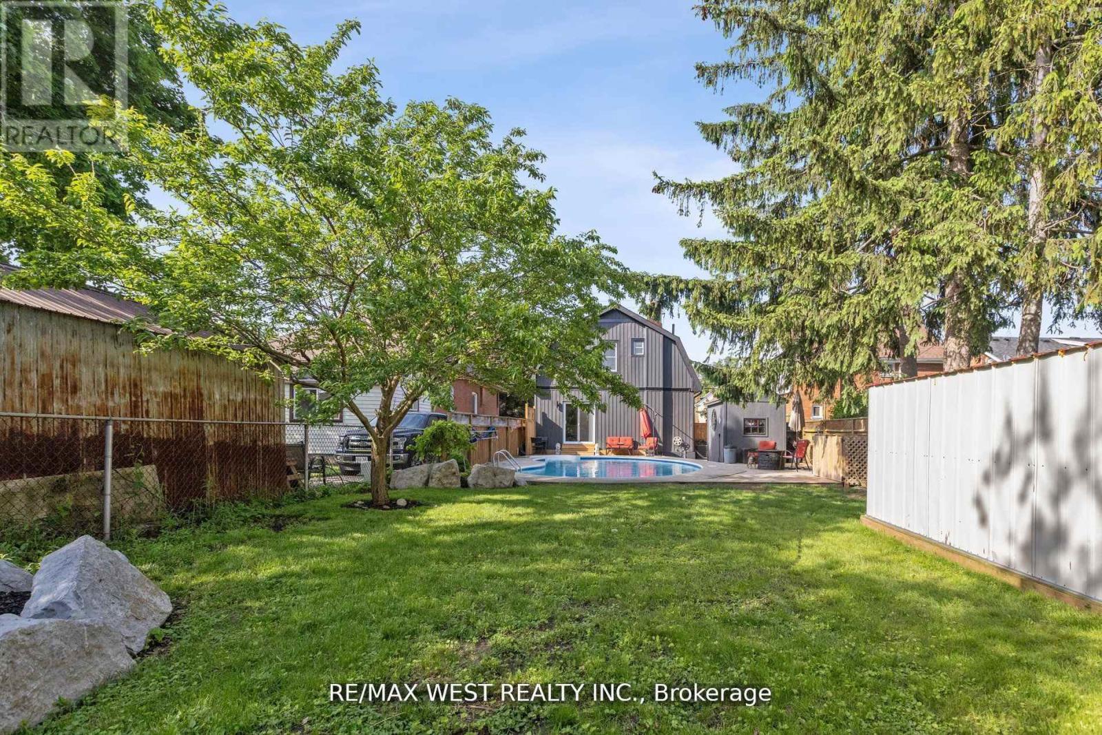 48 Burwell Street, Brantford, Ontario  N3T 4T7 - Photo 24 - X12095686