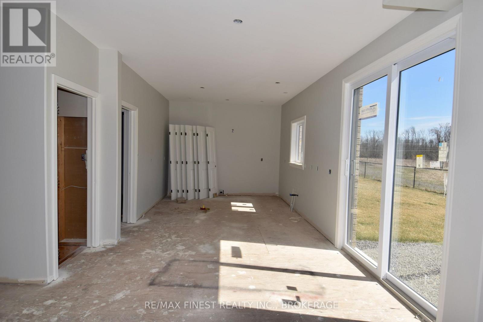 192 Cherrywood Parkway, Greater Napanee, Ontario  K7R 0E2 - Photo 5 - X12084196