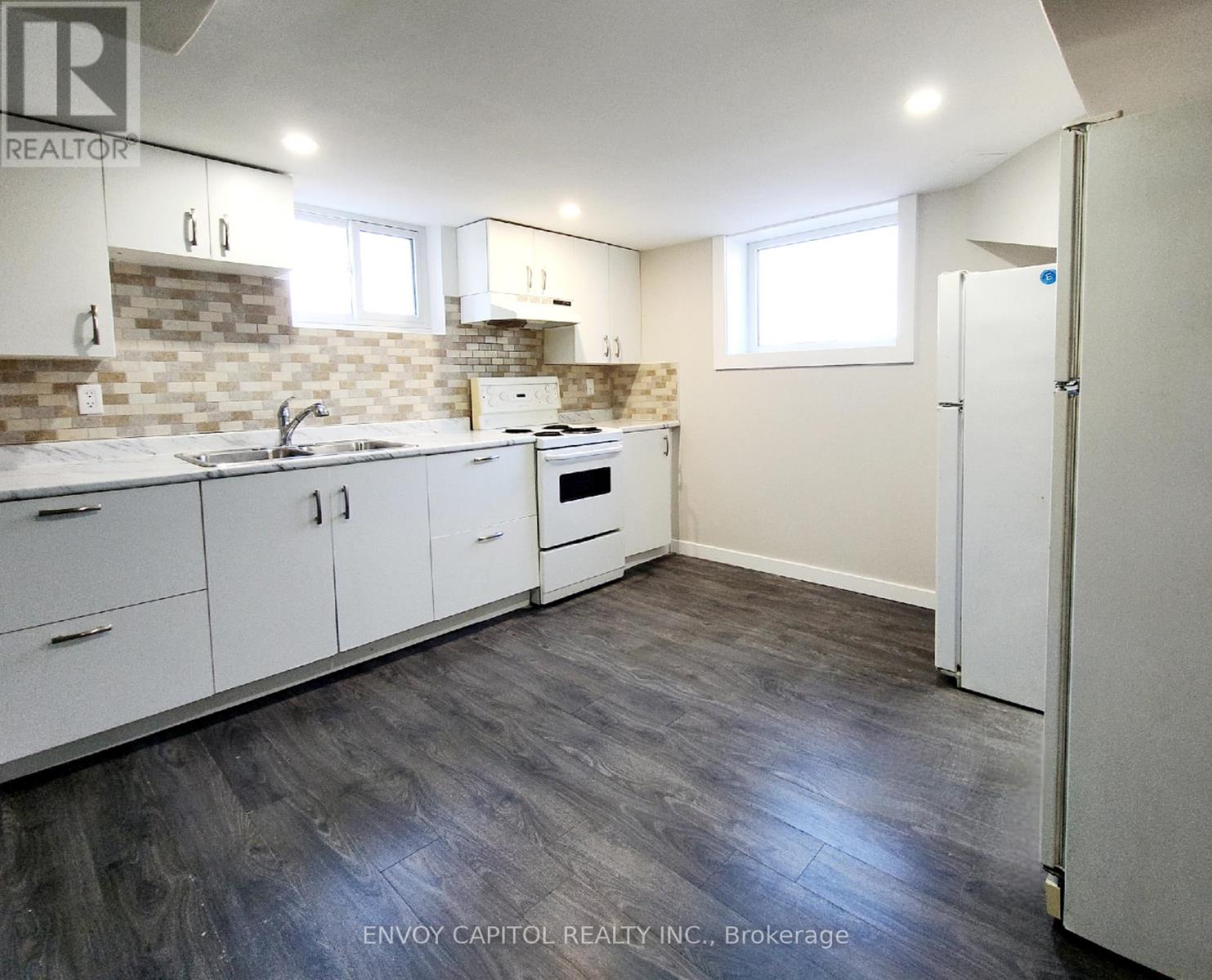 84 Macdonald Avenue, Toronto (Weston), Ontario  M9N 2E4 - Photo 5 - W12070783