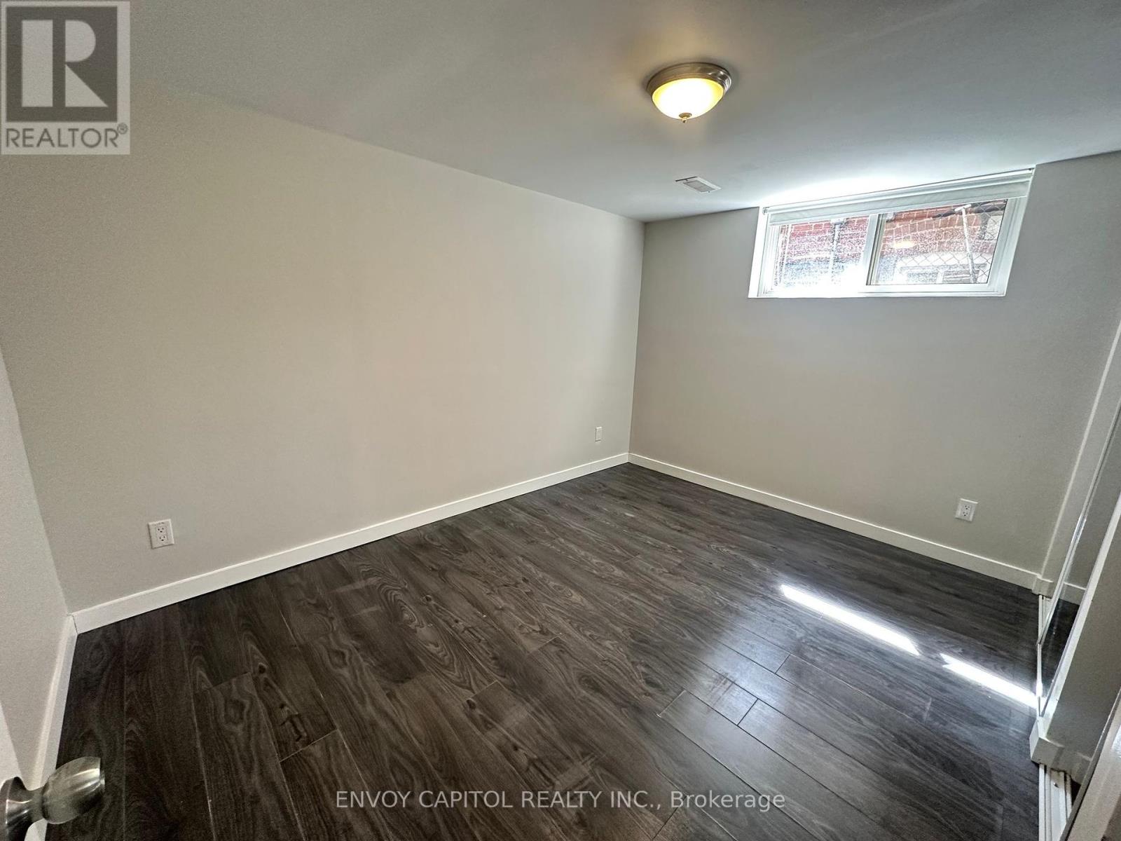 84 Macdonald Avenue, Toronto (Weston), Ontario  M9N 2E4 - Photo 12 - W12070783