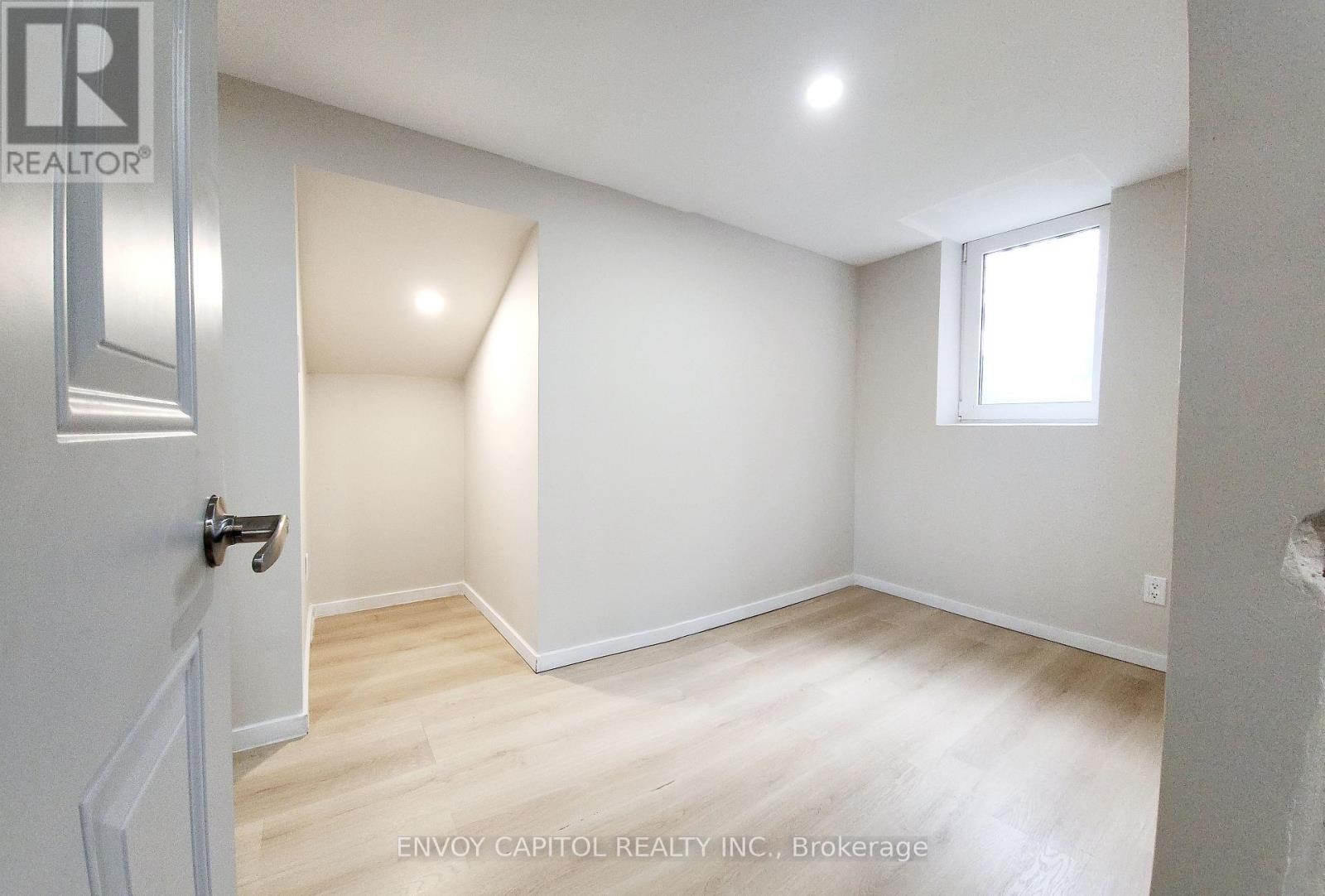 84 Macdonald Avenue, Toronto (Weston), Ontario  M9N 2E4 - Photo 13 - W12070783