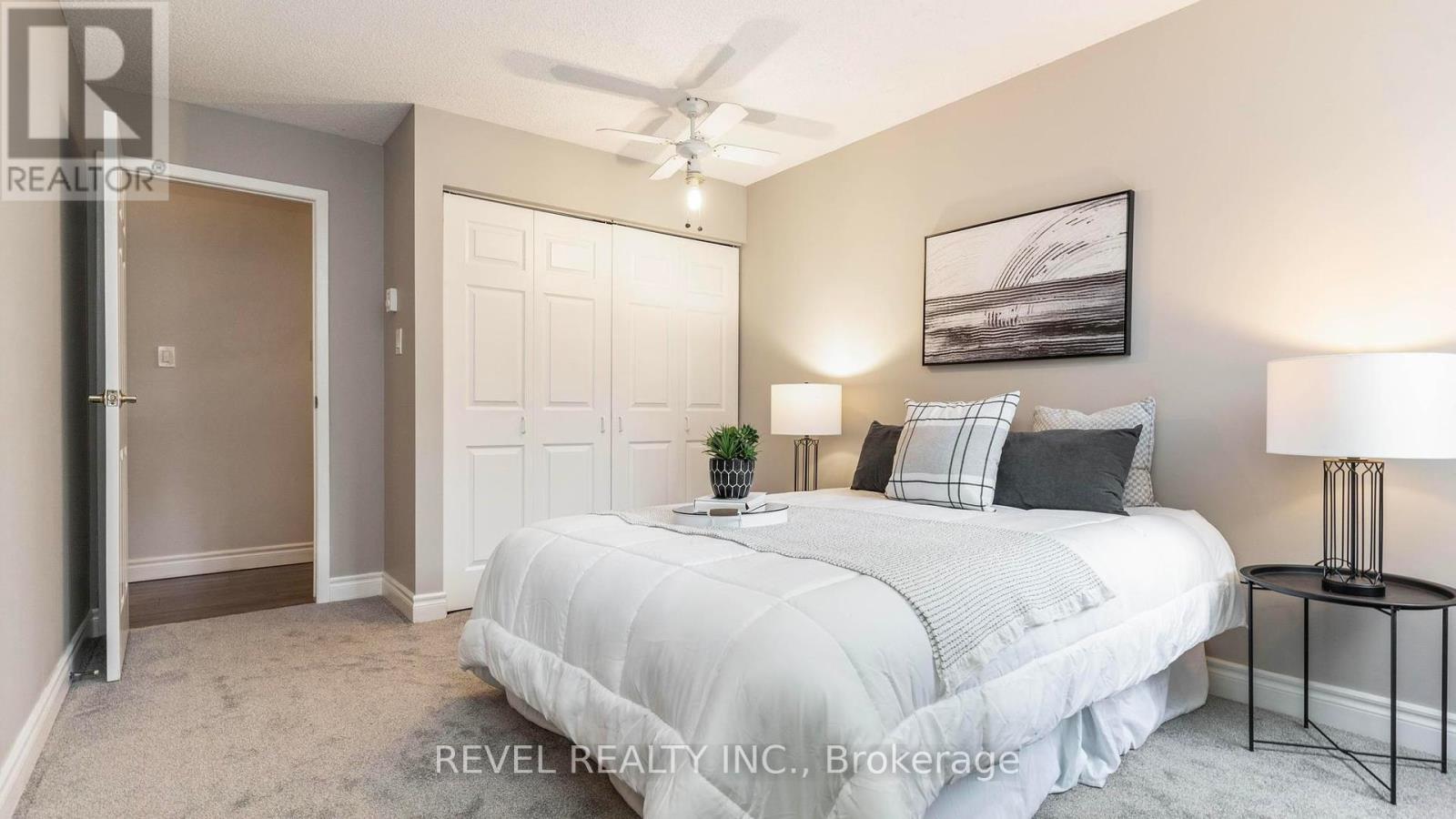Photo 13 of 26 for 217 - 725 Deveron Crescent S