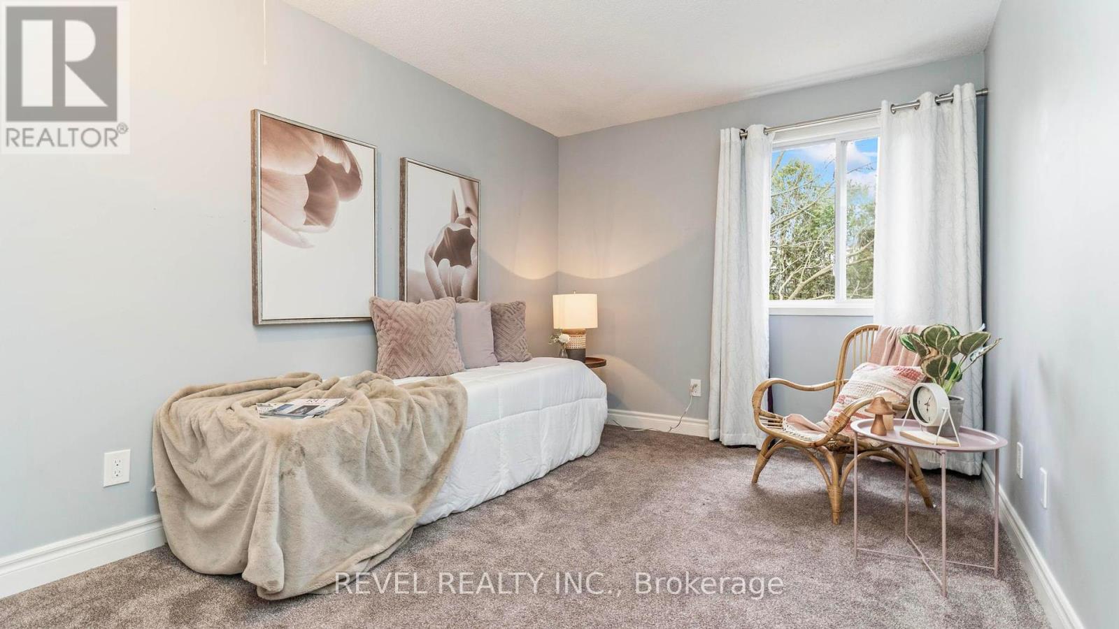 Photo 14 of 26 for 217 - 725 Deveron Crescent S