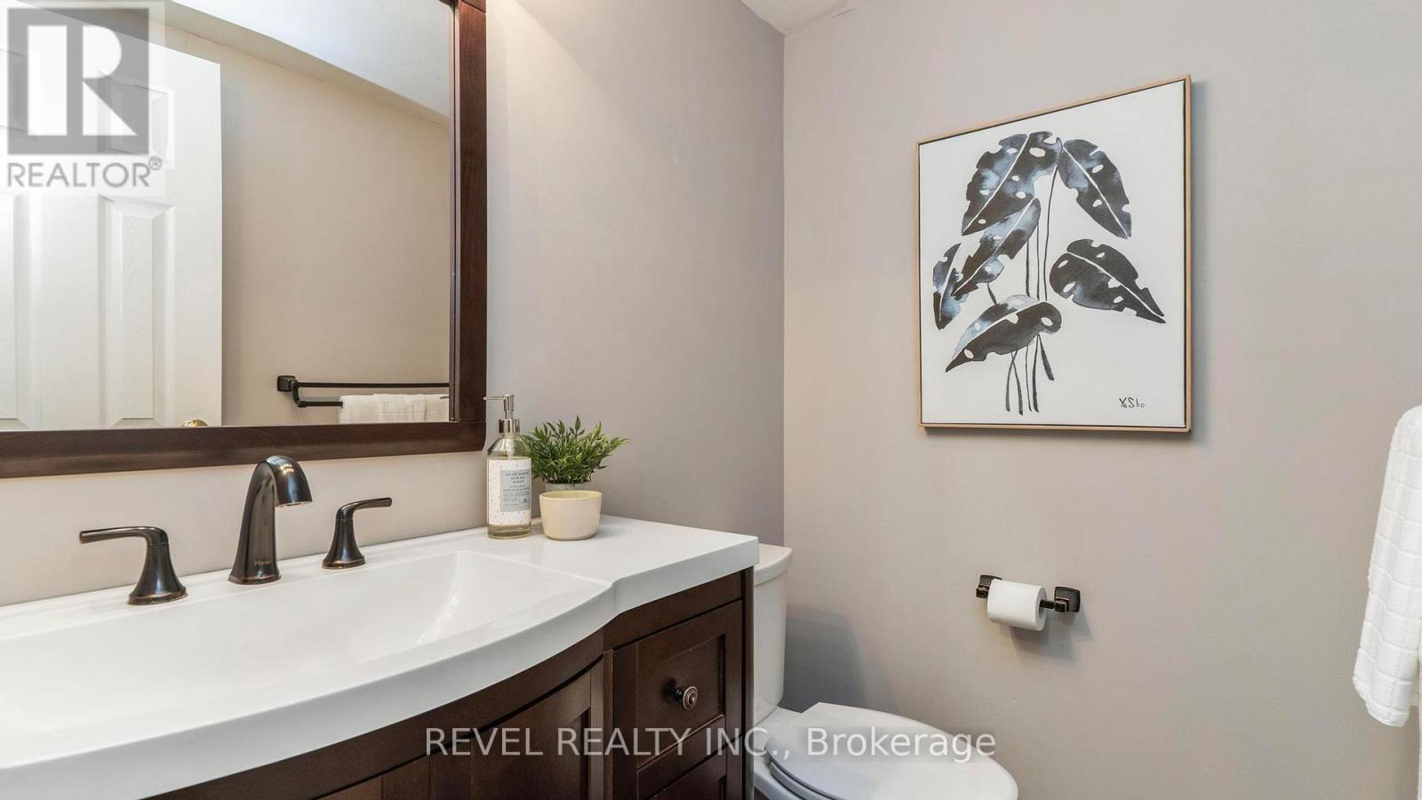Photo 19 of 26 for 217 - 725 Deveron Crescent S