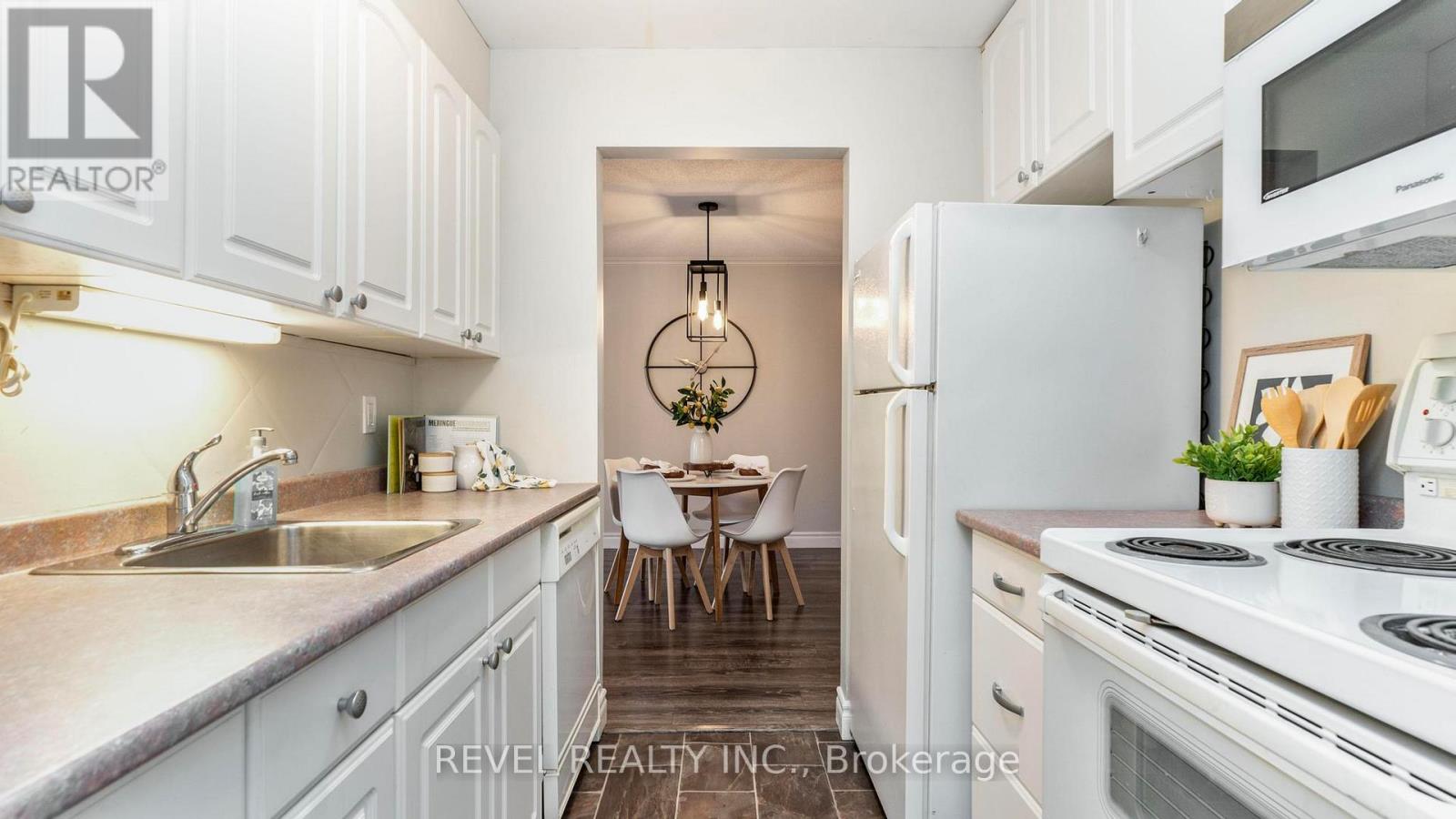 Photo 6 of 26 for 217 - 725 Deveron Crescent S
