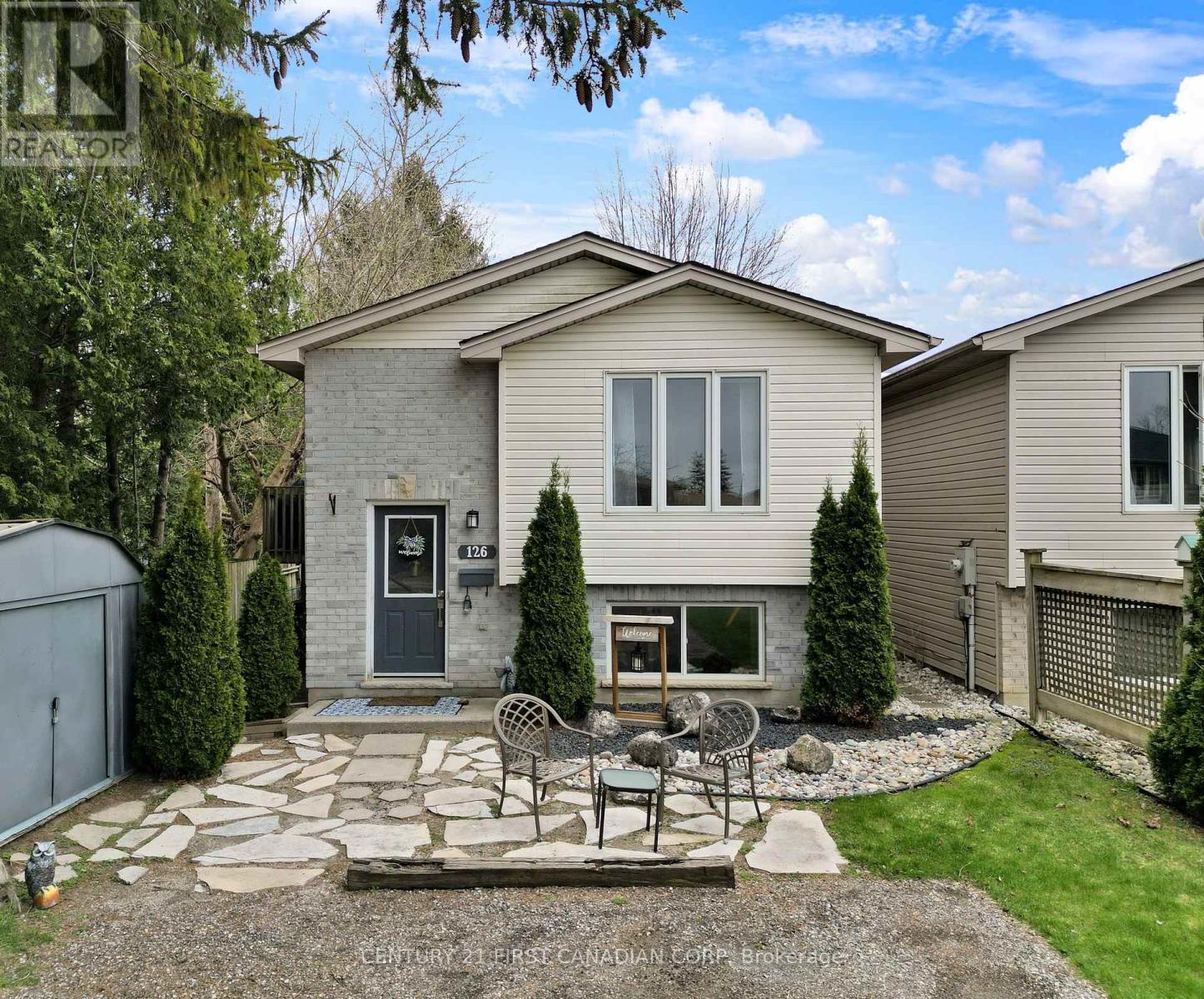 Property at 126 SCOTT STREET E image 1