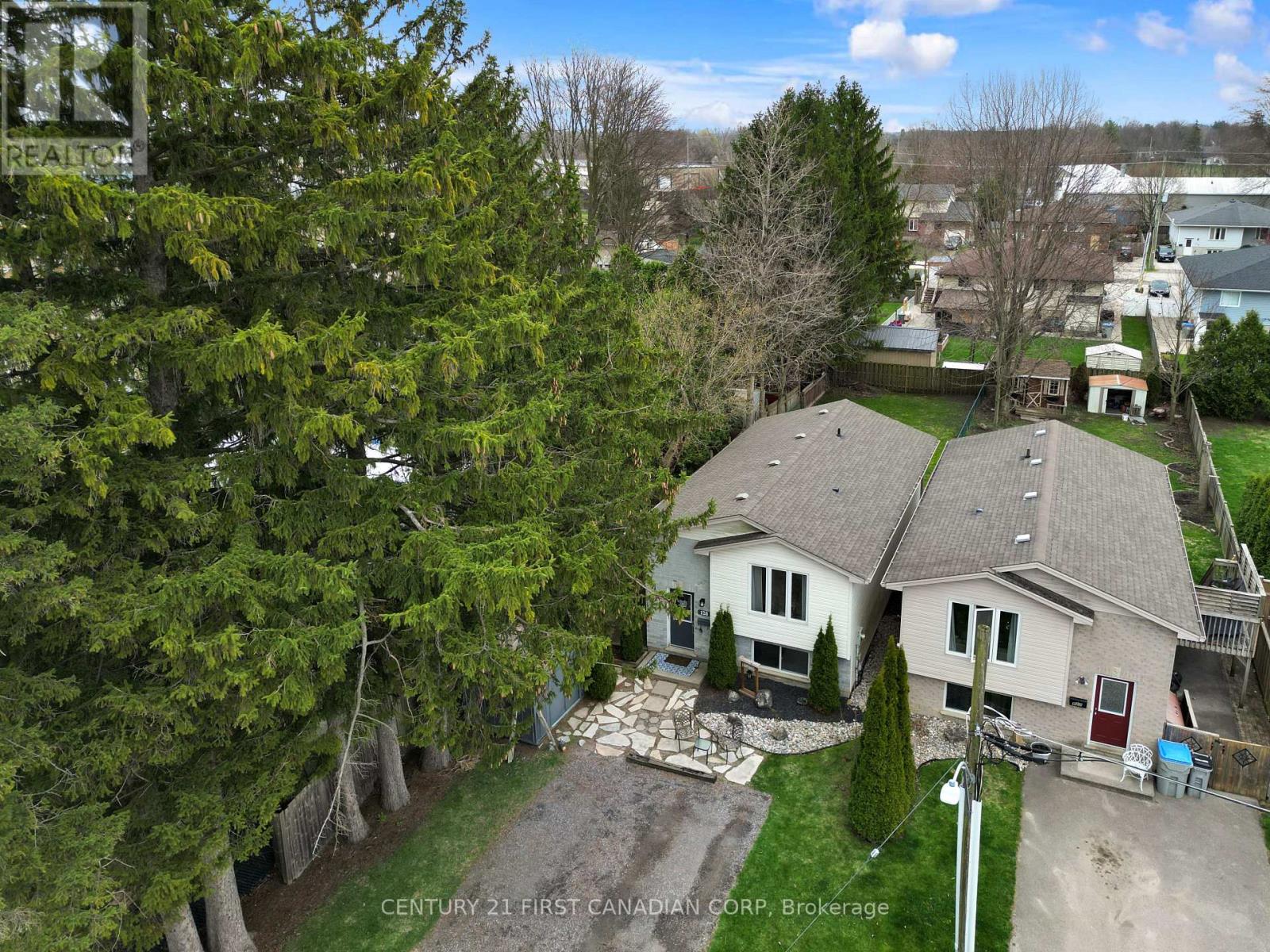Property at 126 SCOTT STREET E image 2