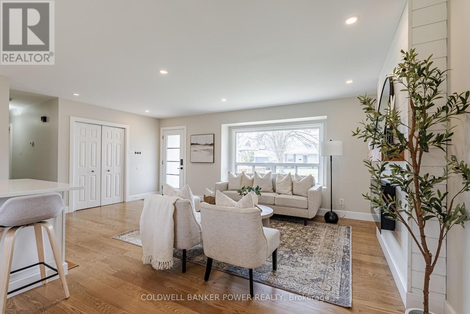 107 Tweed Crescent, London North, Ontario  N5X 1Z5 - Photo 6 - X12095893