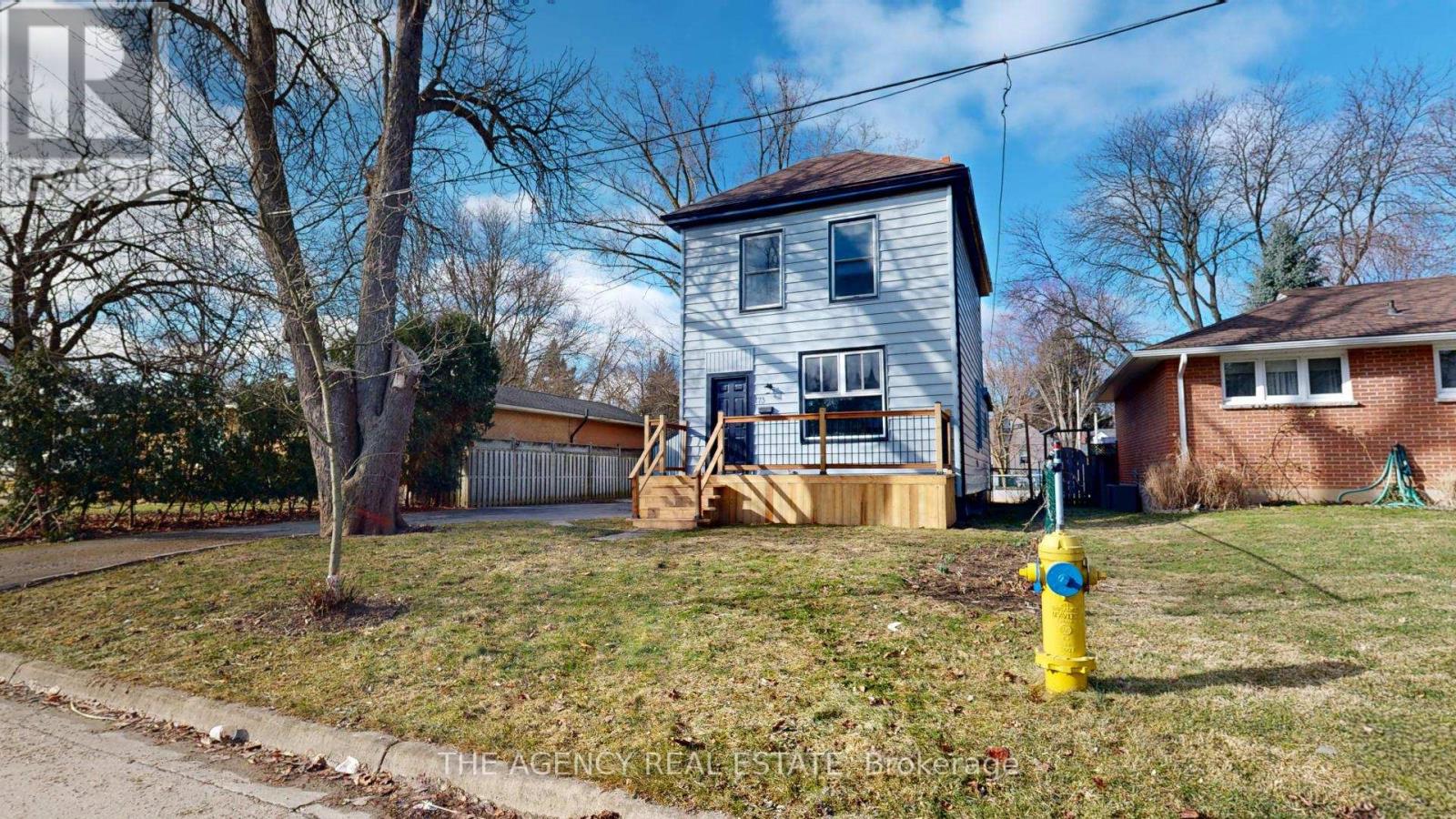 173 Chelsea Avenue N