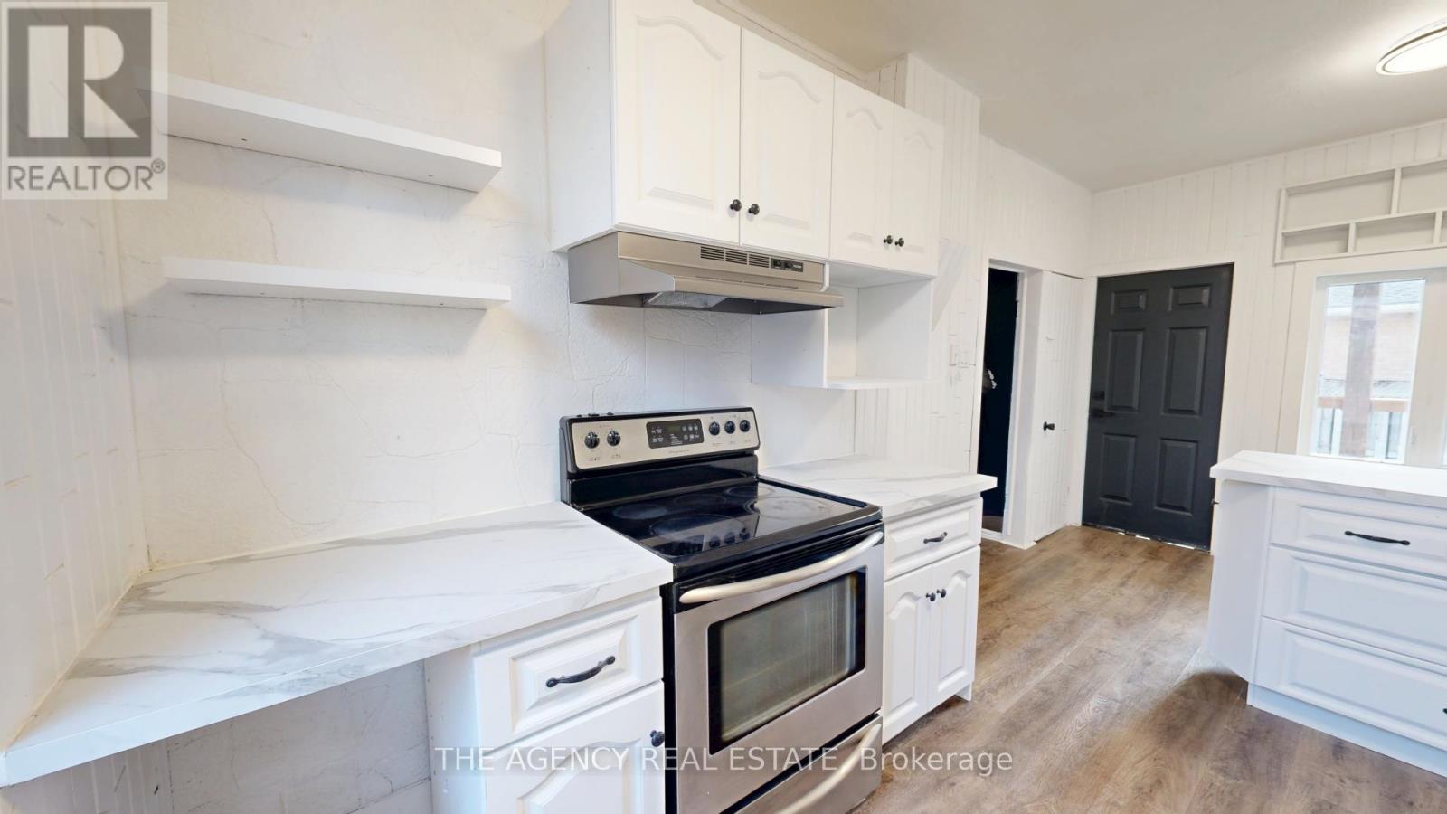 Photo 11 of 45 for 173 Chelsea Avenue N