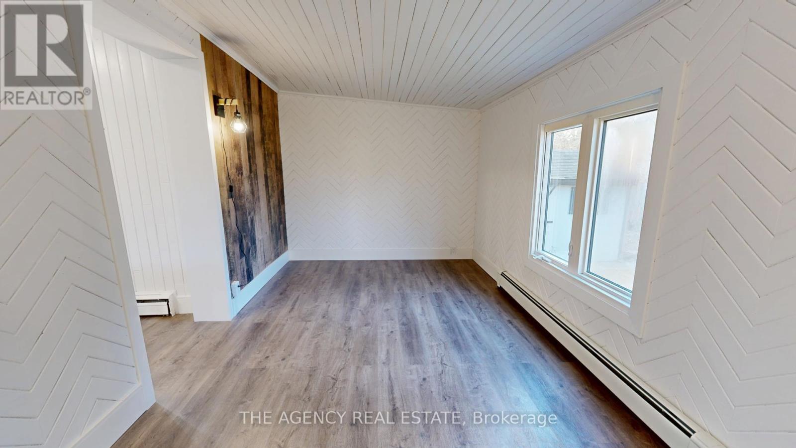 Photo 17 of 45 for 173 Chelsea Avenue N