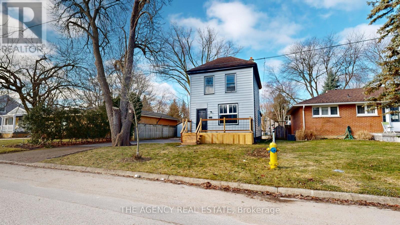 Photo 2 of 45 for 173 Chelsea Avenue N