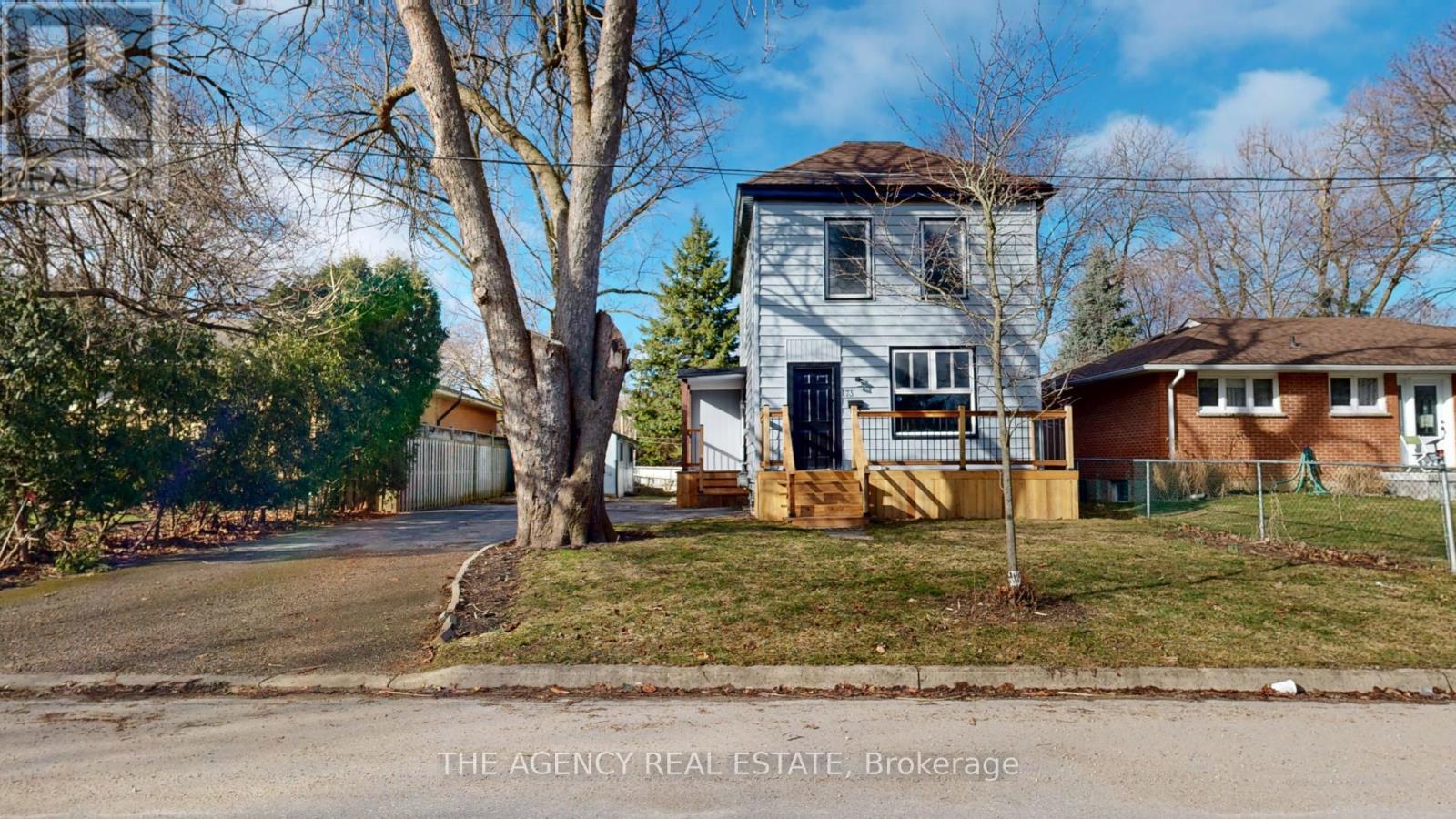 Photo 3 of 45 for 173 Chelsea Avenue N
