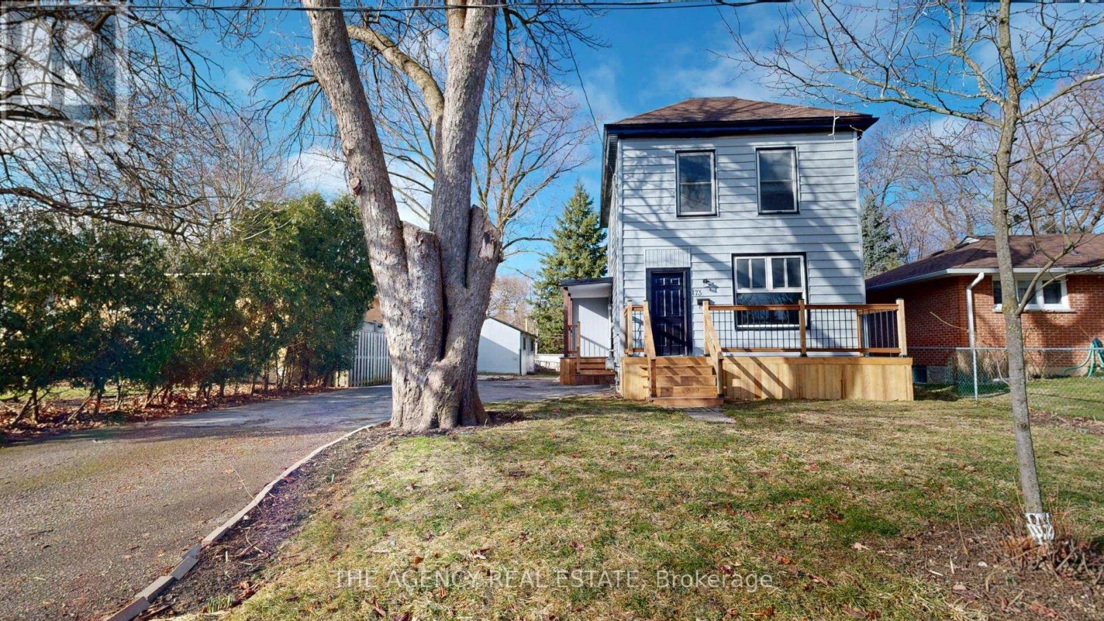 Photo 35 of 45 for 173 Chelsea Avenue N