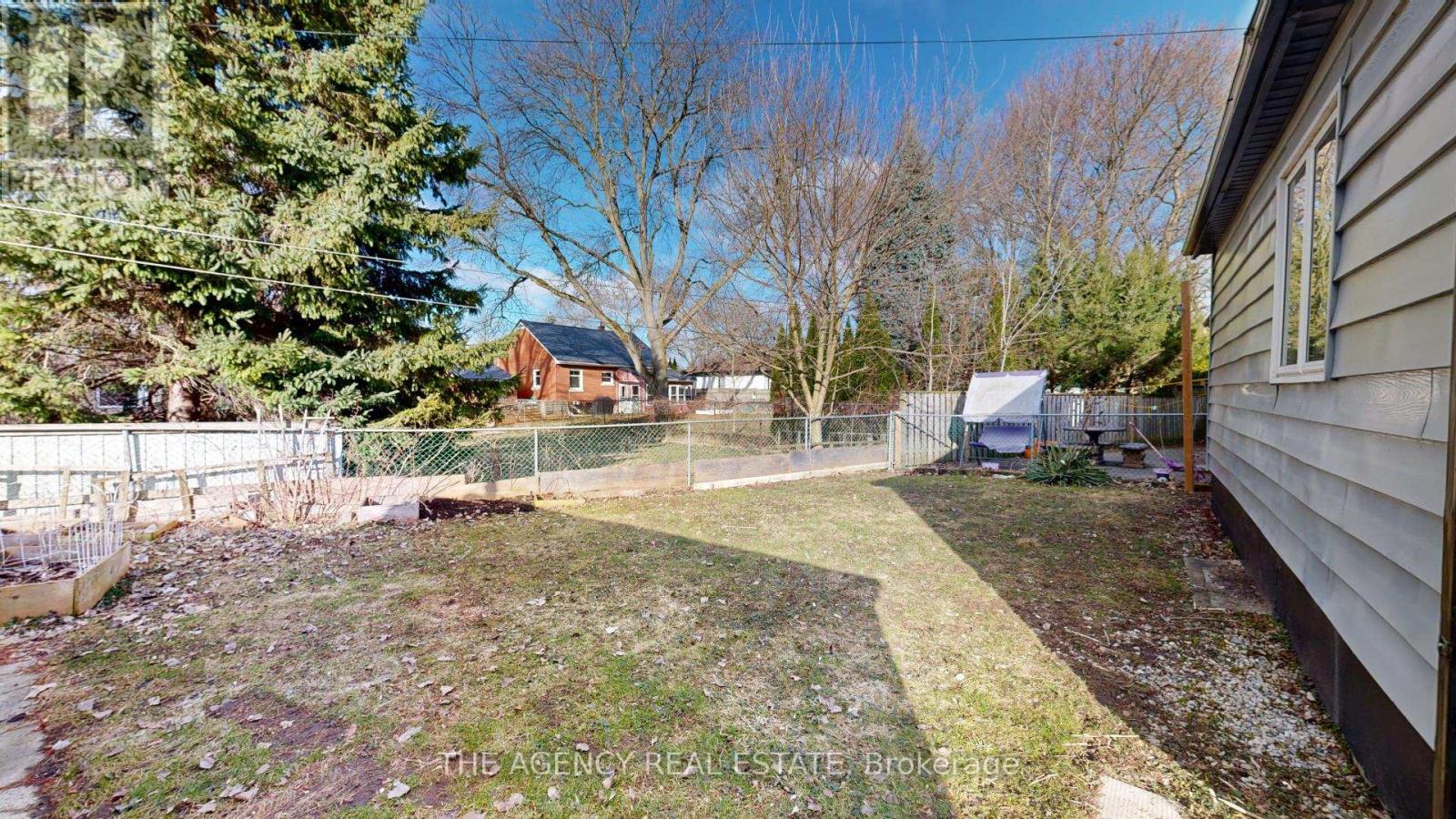Photo 40 of 45 for 173 Chelsea Avenue N