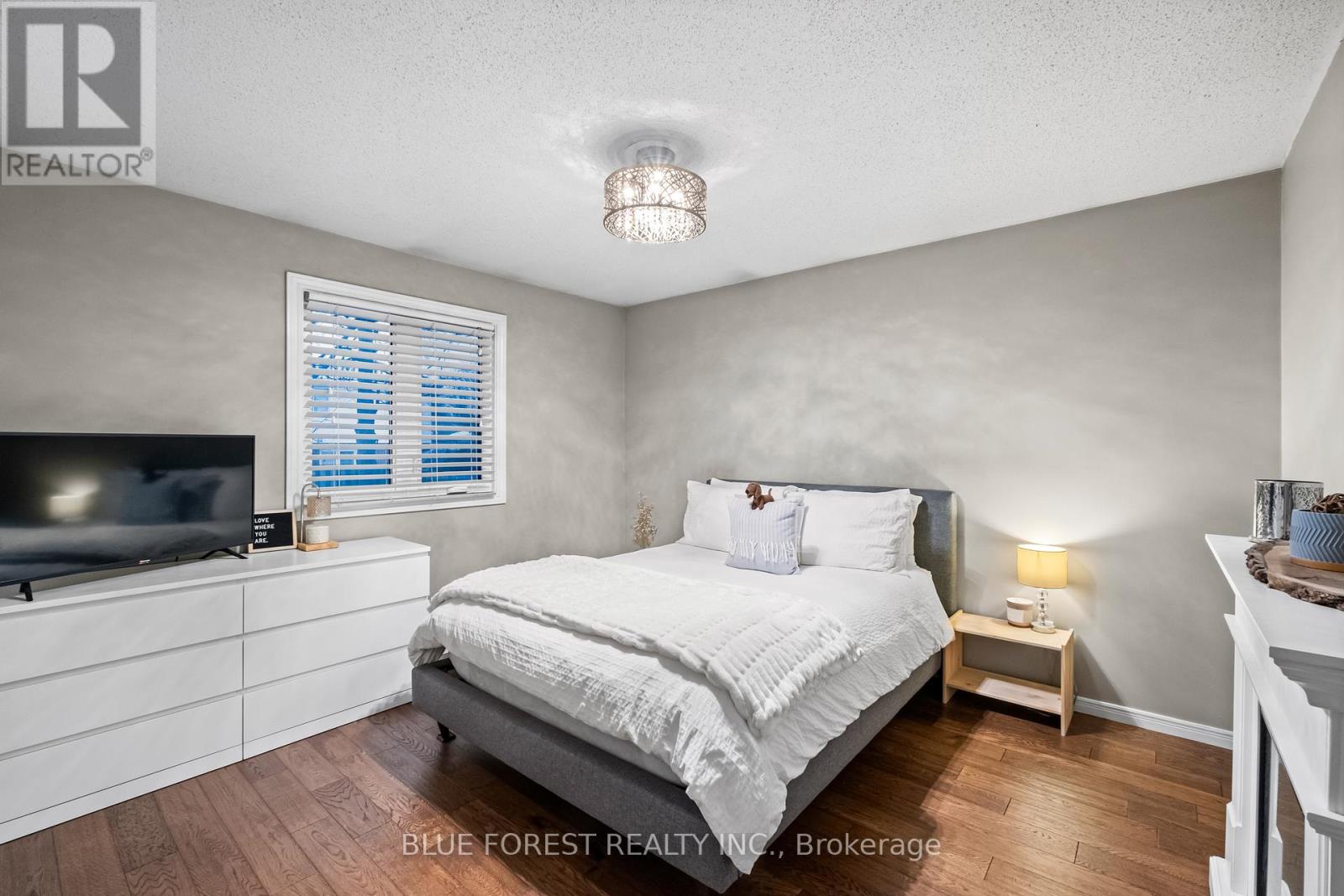 98 Saddy Avenue, London East, Ontario  N5V 4E4 - Photo 12 - X12095941