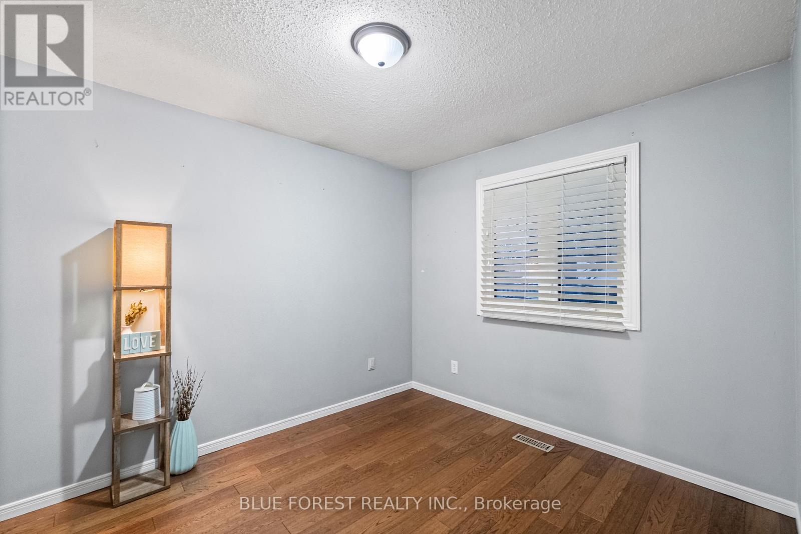 98 Saddy Avenue, London East, Ontario  N5V 4E4 - Photo 16 - X12095941