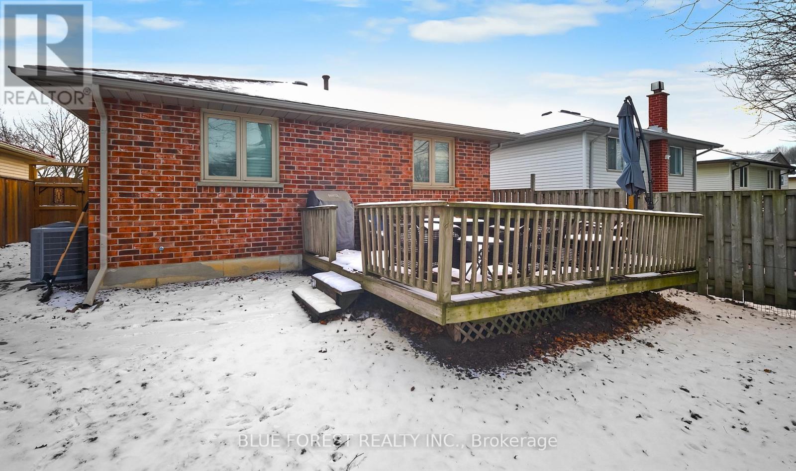 98 Saddy Avenue, London East, Ontario  N5V 4E4 - Photo 24 - X12095941