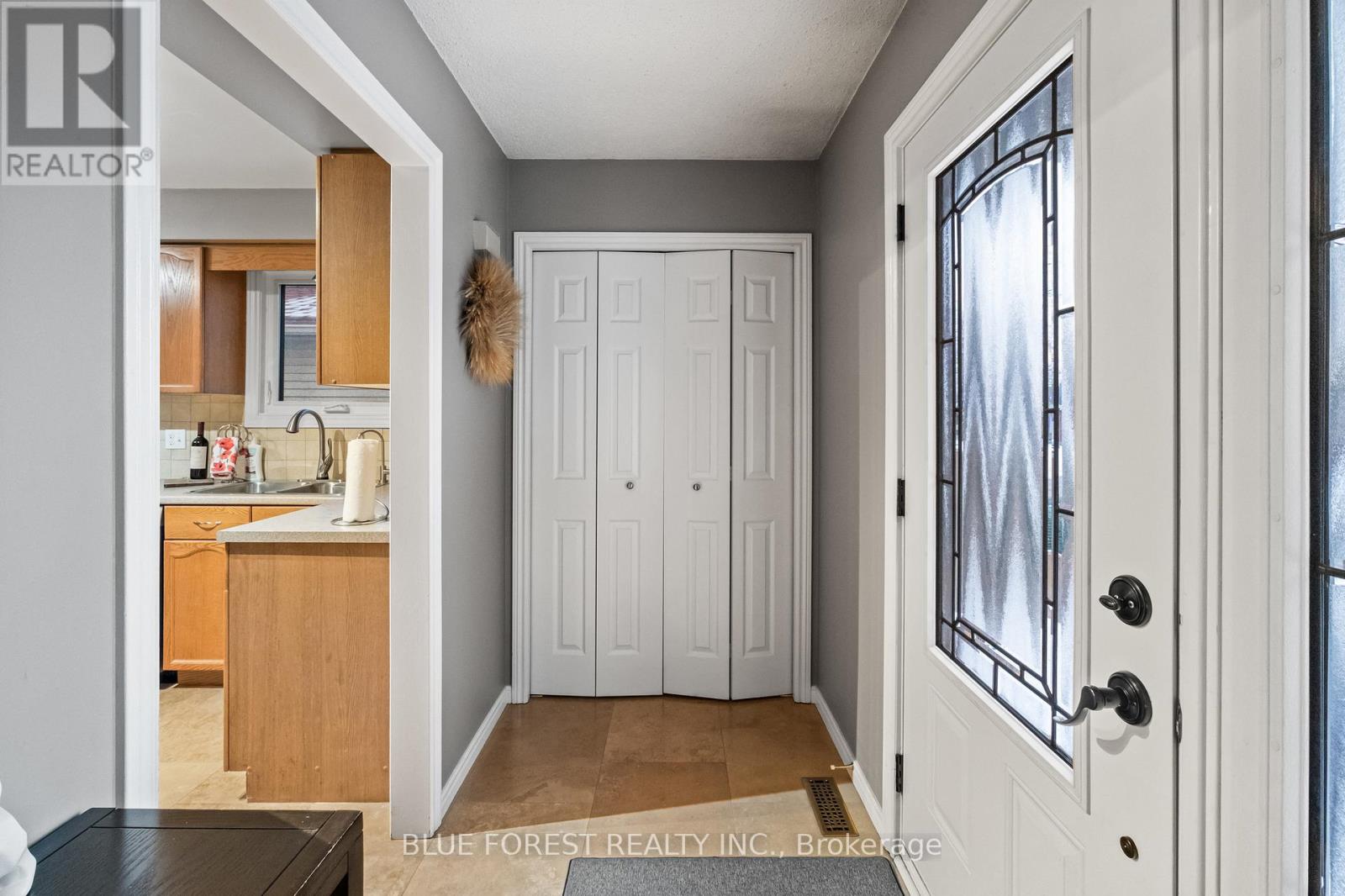 98 Saddy Avenue, London East, Ontario  N5V 4E4 - Photo 4 - X12095941