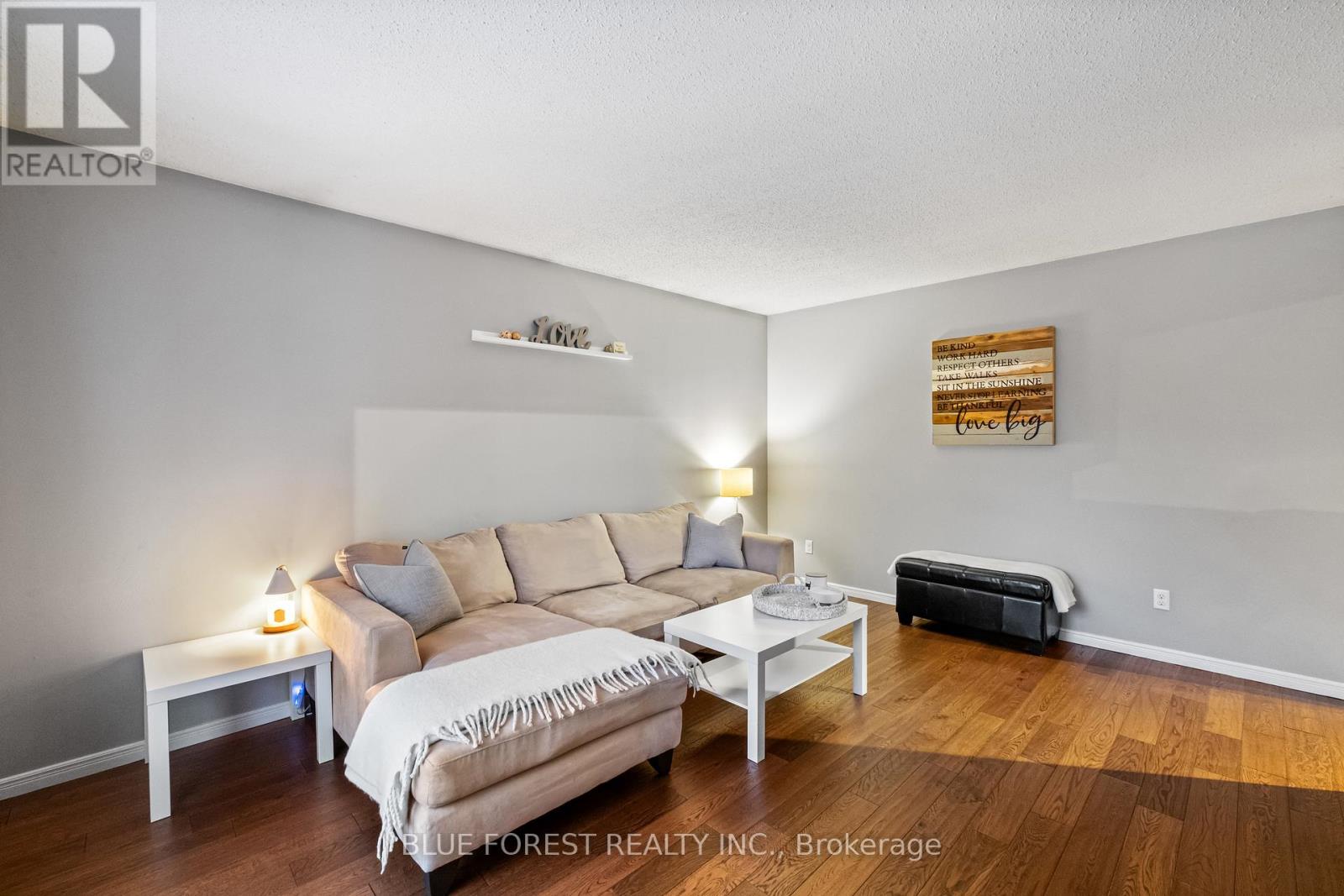 98 Saddy Avenue, London East, Ontario  N5V 4E4 - Photo 6 - X12095941