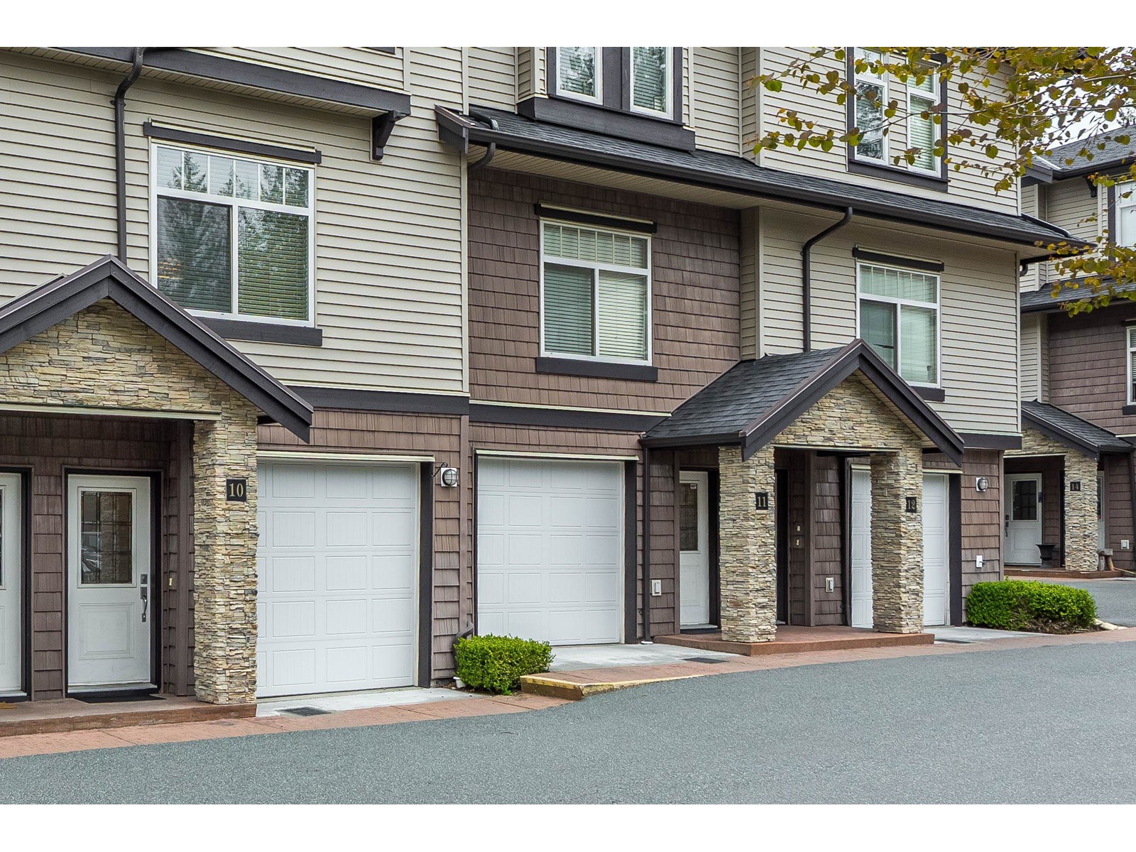 Property at 10 2950 LEFEUVRE ROAD image 3