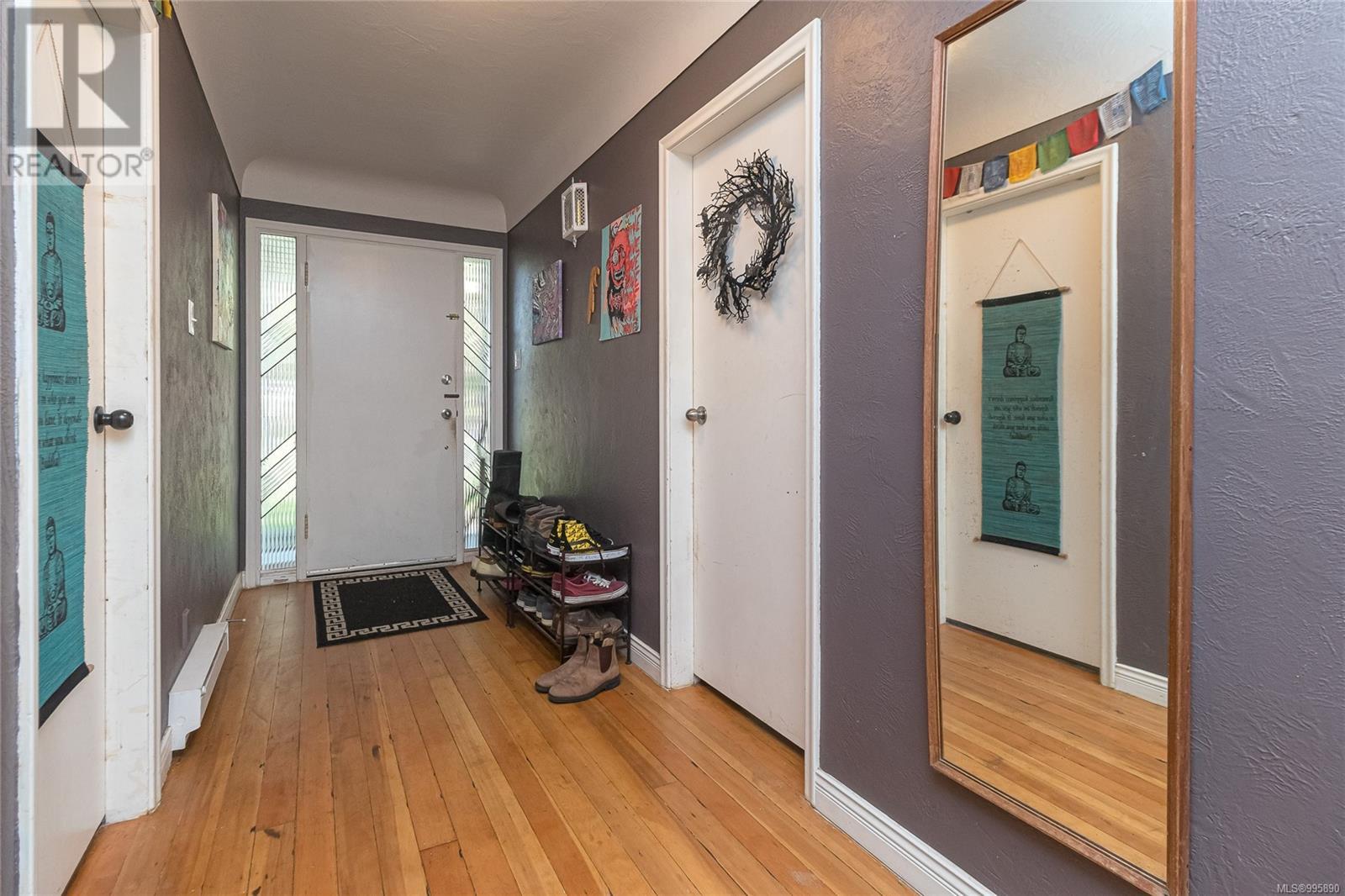 Property at 4435 Torquay Dr image 3
