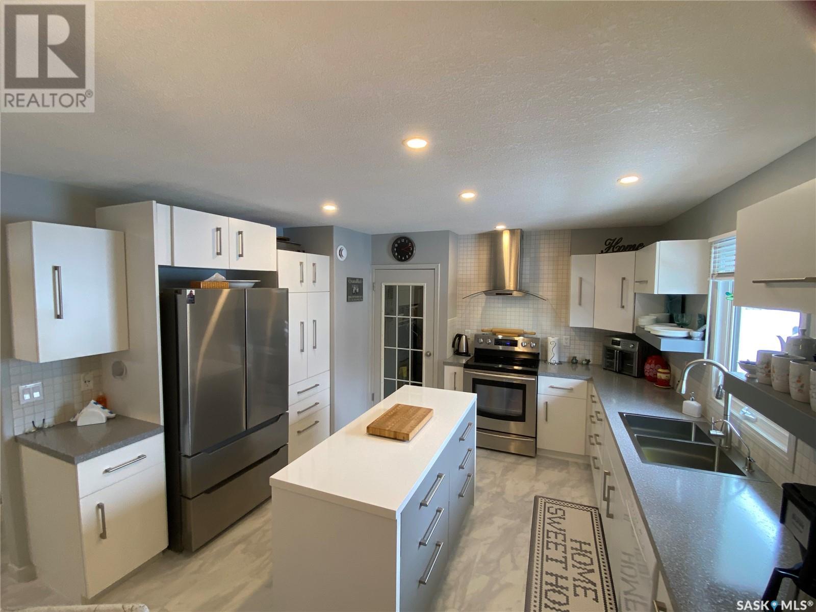 112 7th Avenue W, Melville, Saskatchewan  S0A 2P0 - Photo 11 - SK997103