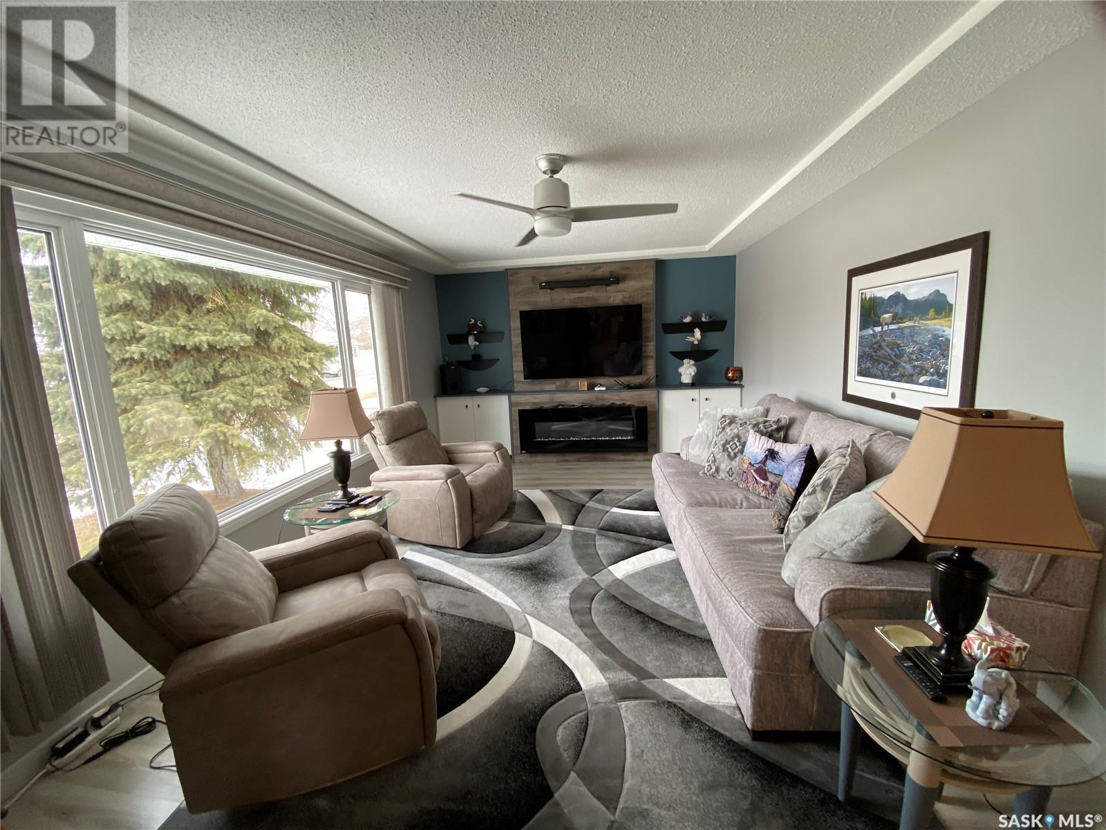 112 7th Avenue W, Melville, Saskatchewan  S0A 2P0 - Photo 4 - SK997103