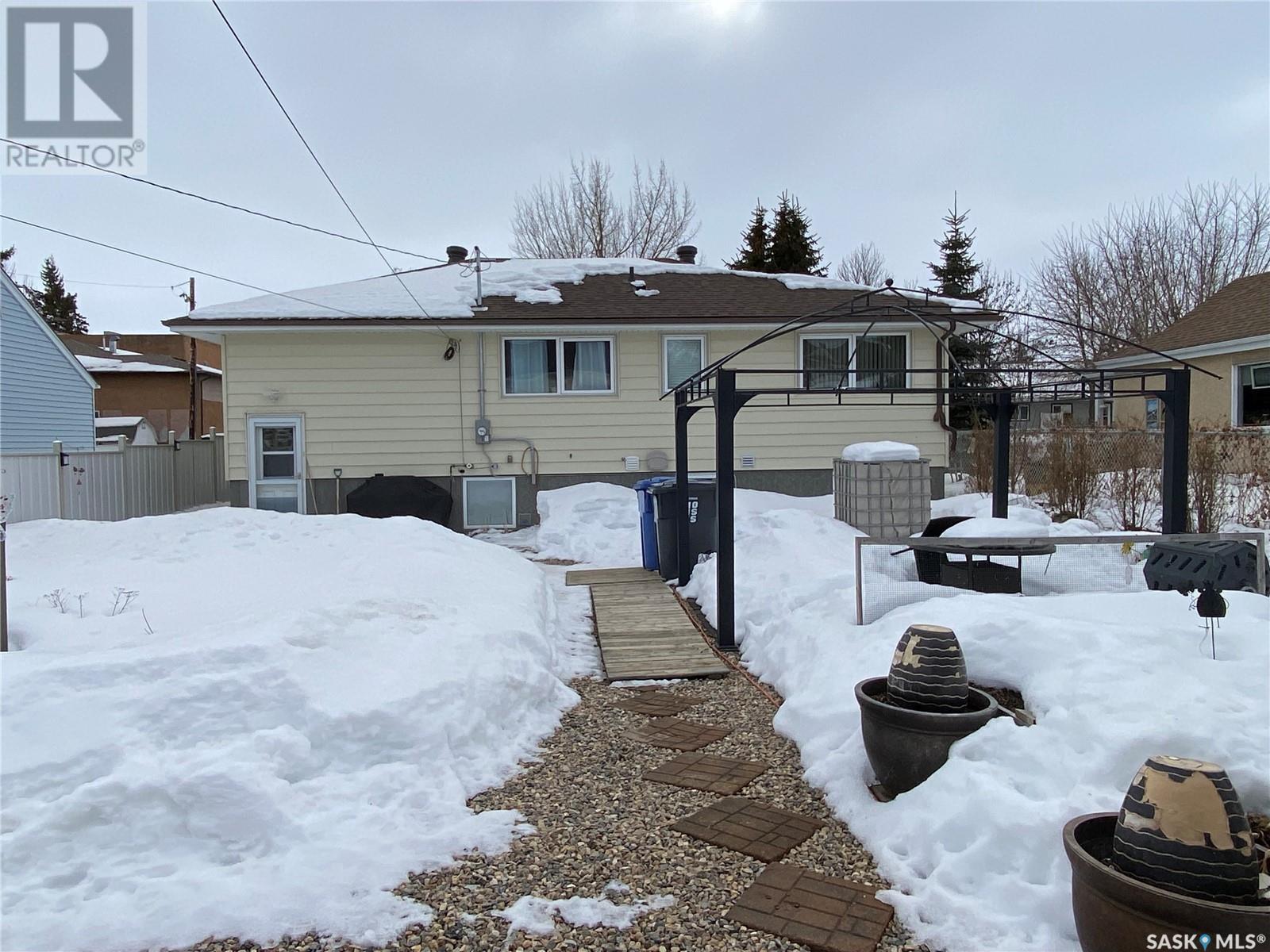 112 7th Avenue W, Melville, Saskatchewan  S0A 2P0 - Photo 45 - SK997103