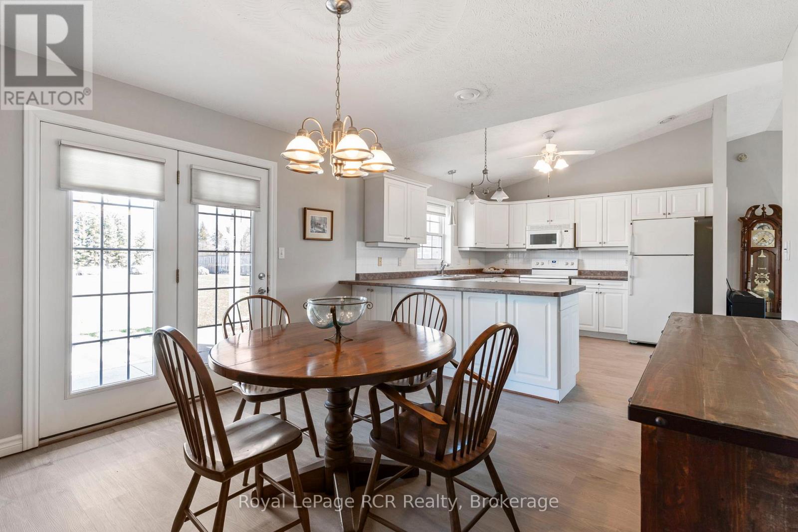 87 Heather Lynn Boulevard, Arran-Elderslie, Ontario  N0H 2N0 - Photo 11 - X12095768