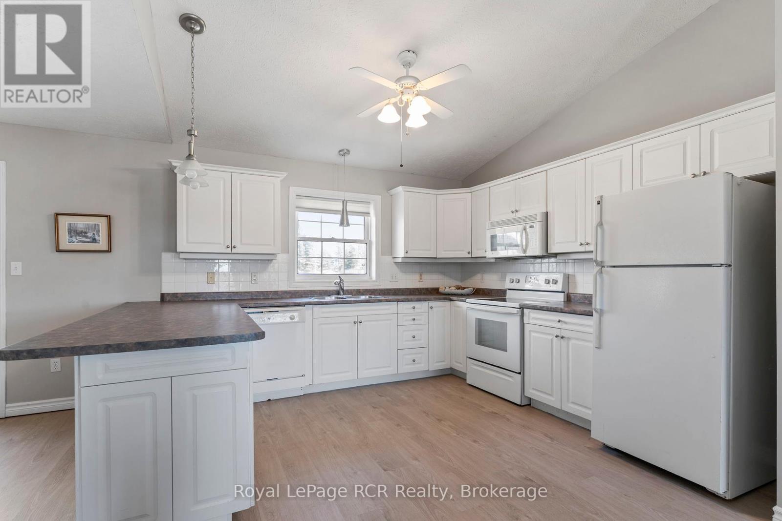 87 Heather Lynn Boulevard, Arran-Elderslie, Ontario  N0H 2N0 - Photo 7 - X12095768