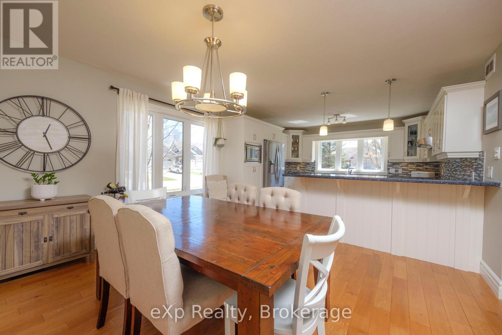 477 Creekwood Drive W, Saugeen Shores, Ontario  N0H 2L0 - Photo 11 - X12095925