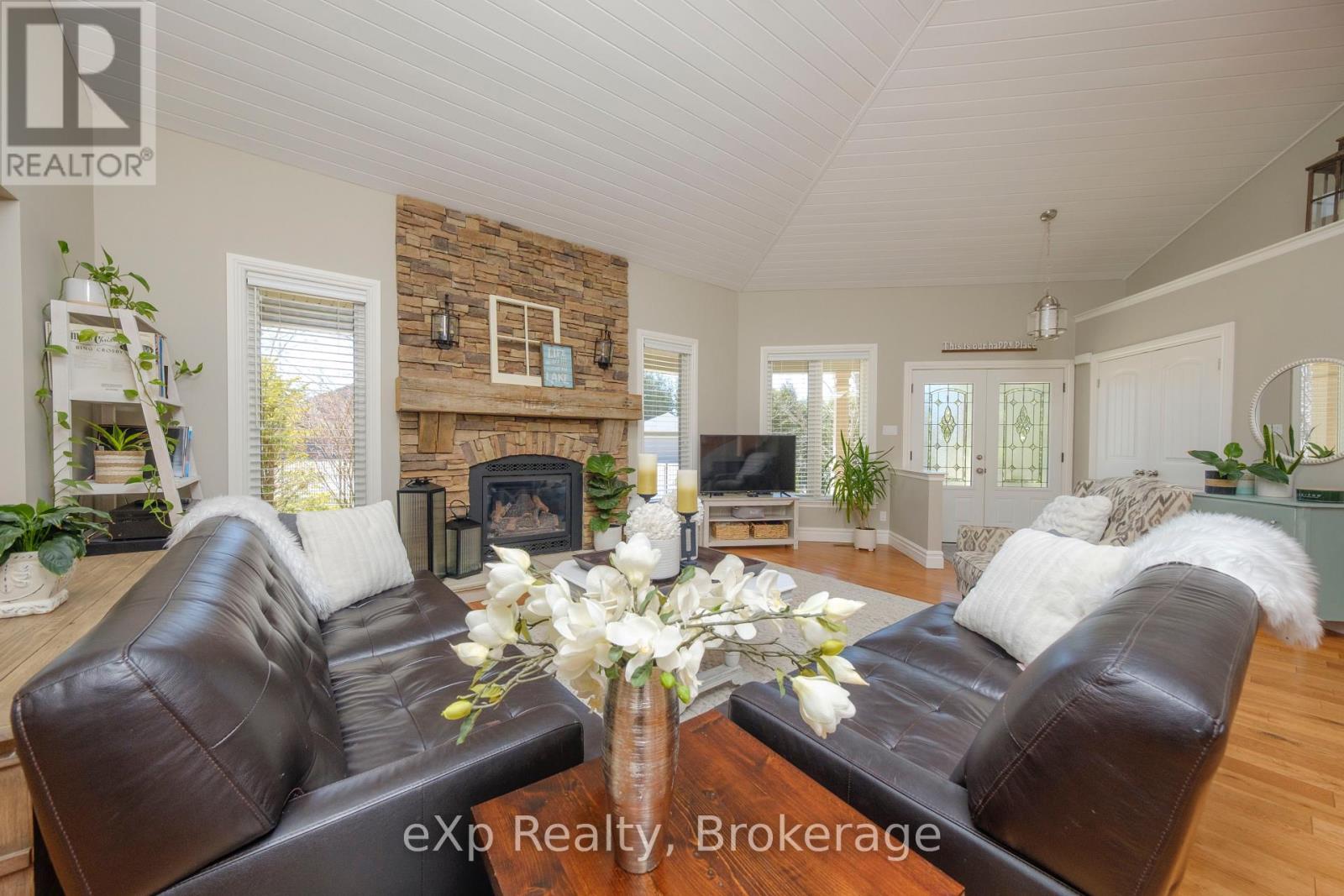 477 Creekwood Drive W, Saugeen Shores, Ontario  N0H 2L0 - Photo 12 - X12095925