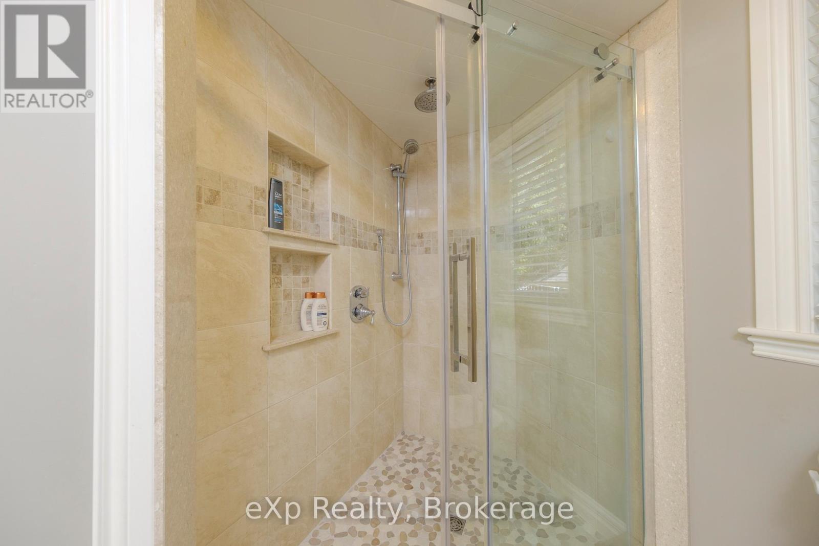 477 Creekwood Drive W, Saugeen Shores, Ontario  N0H 2L0 - Photo 18 - X12095925