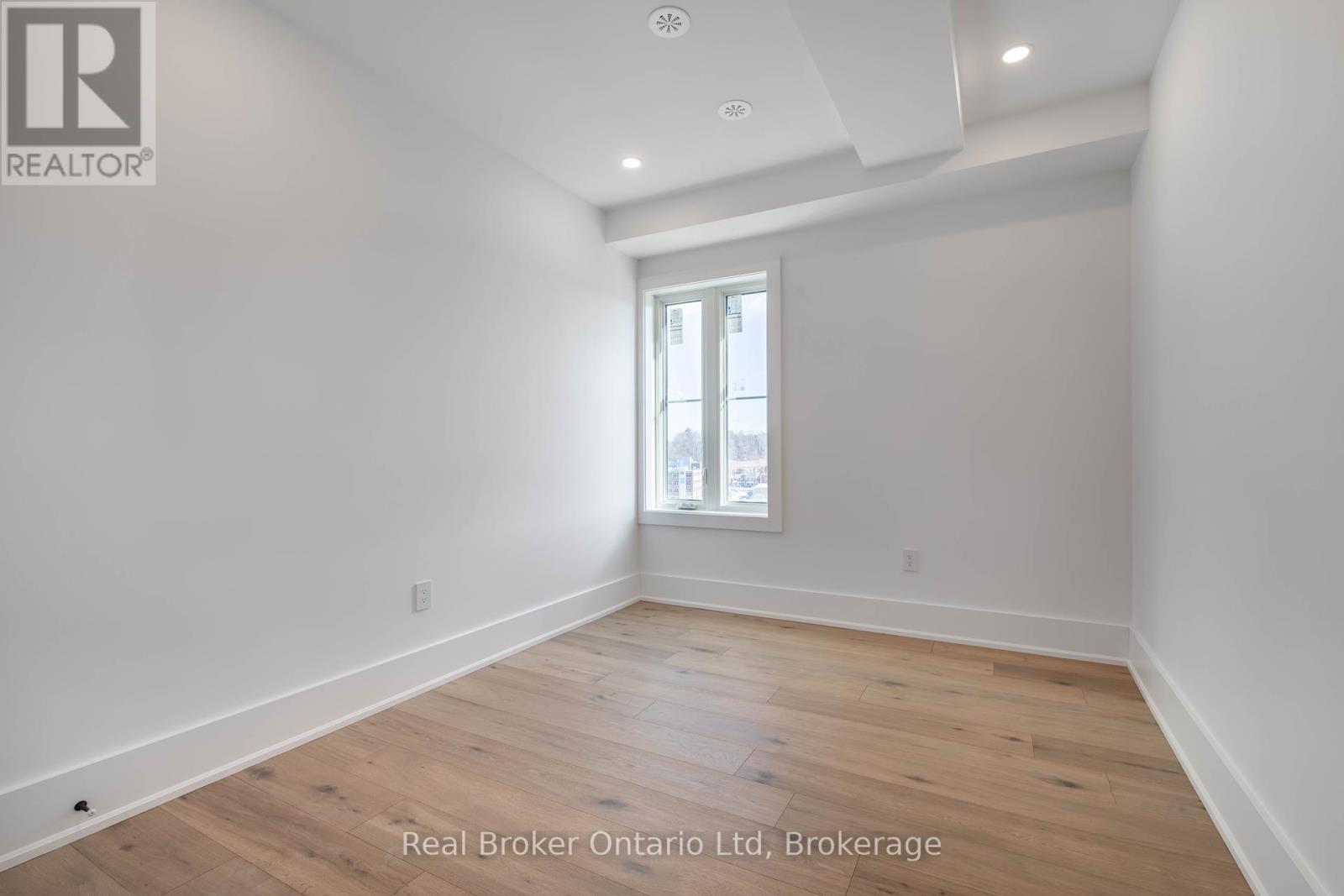 702 - 80 9th Street E, Owen Sound, Ontario  N4K 1N4 - Photo 13 - X12095957